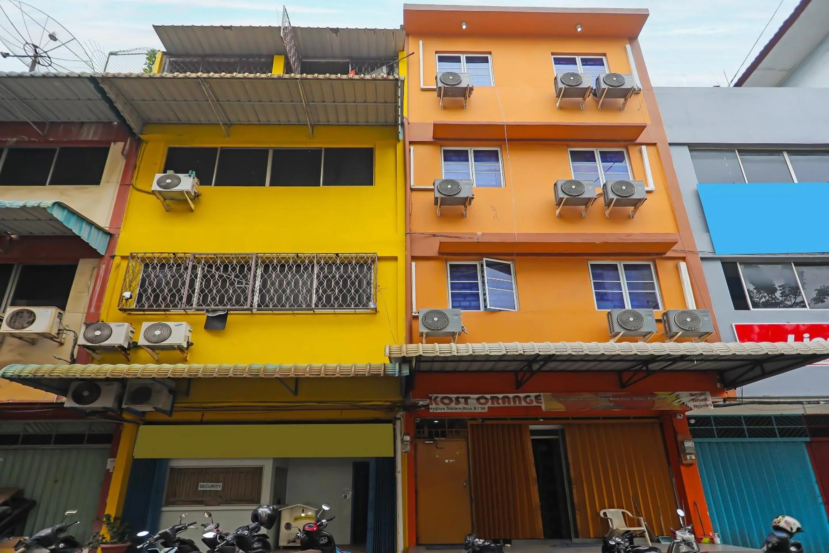 Facade/entrance in Hotel O Pelangi House 789 Syariah