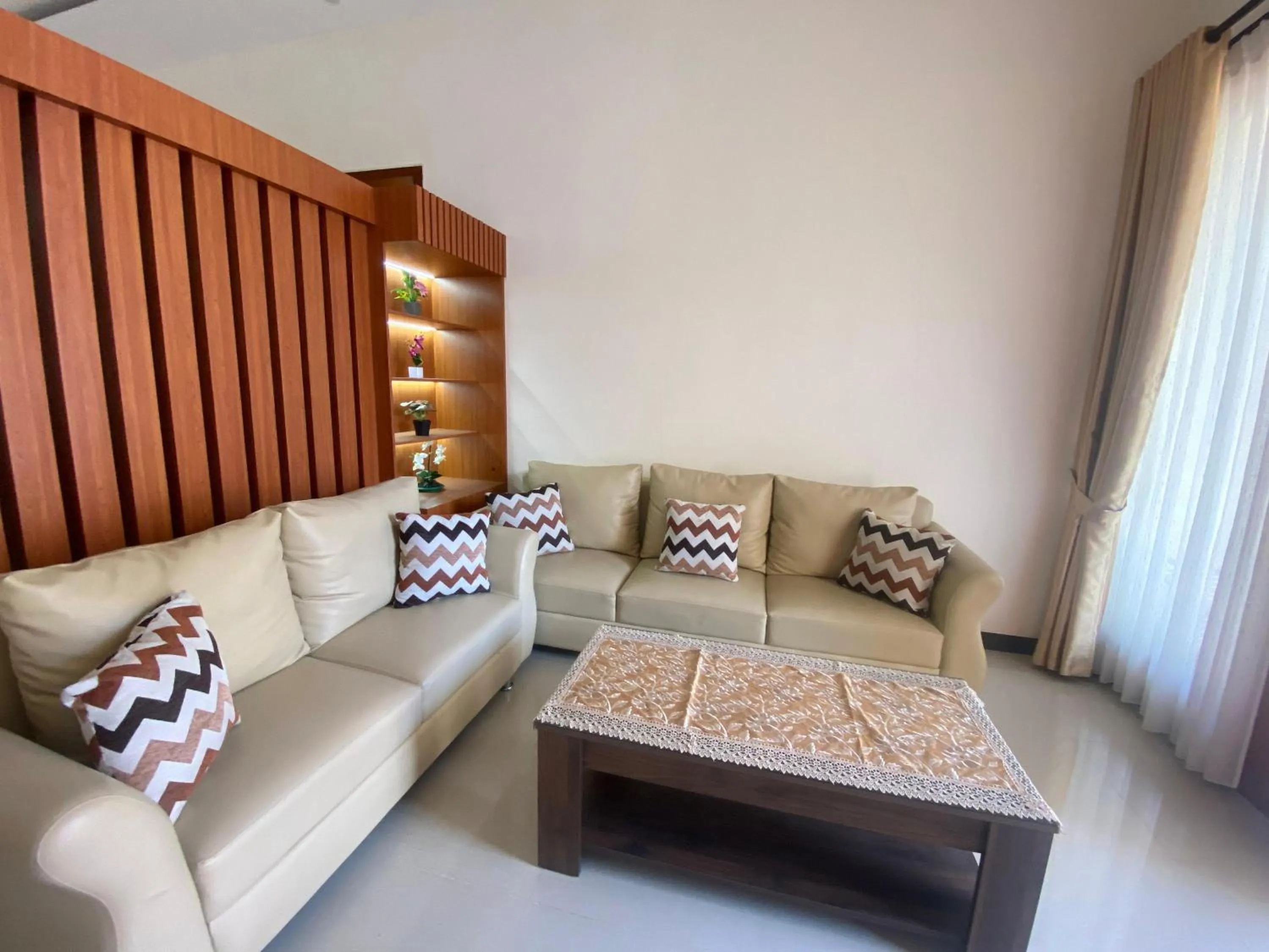 Living room in Kanggo Riko Family Homestay Mitra Reddoorz