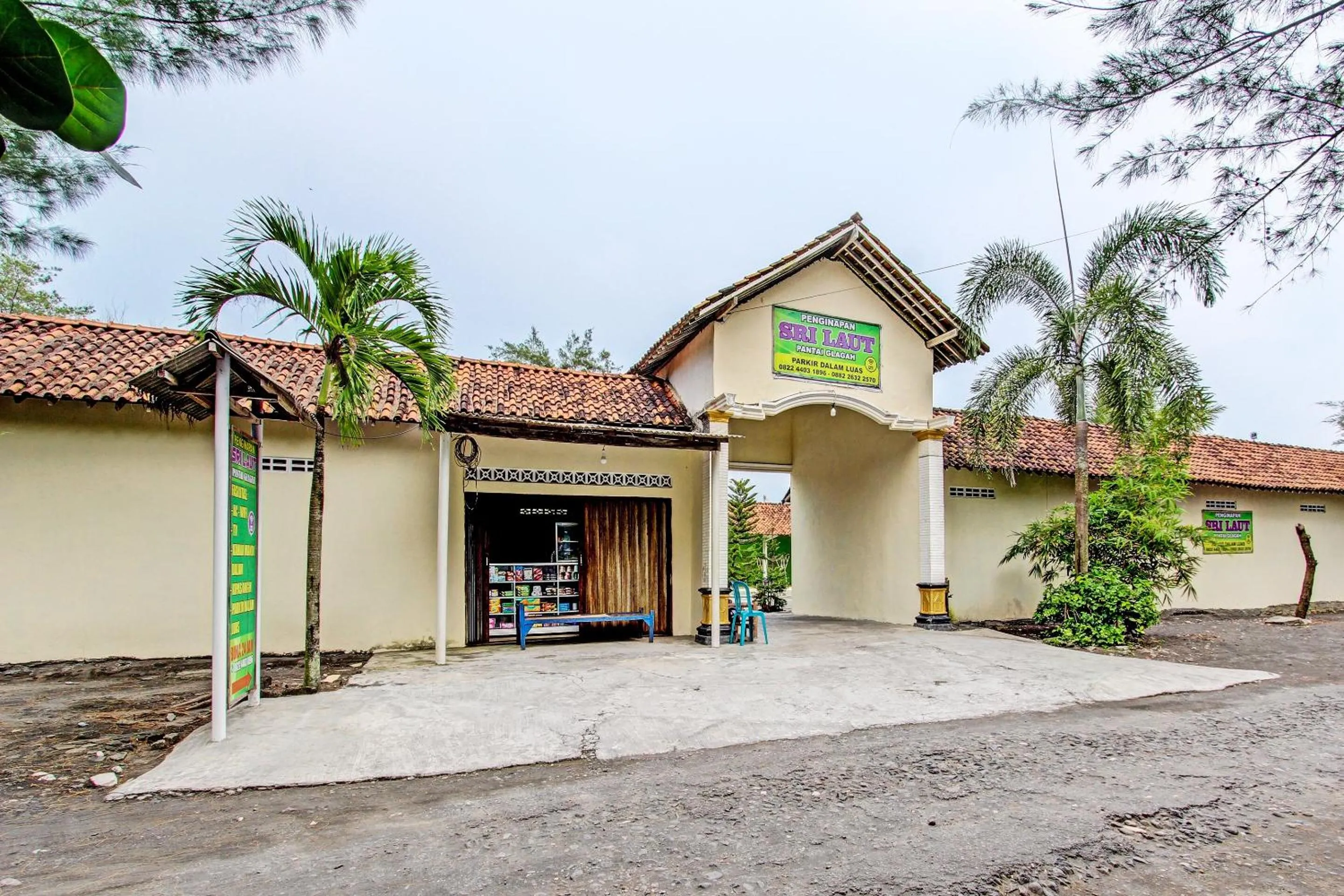 Facade/entrance in Hotel O Sari Laut