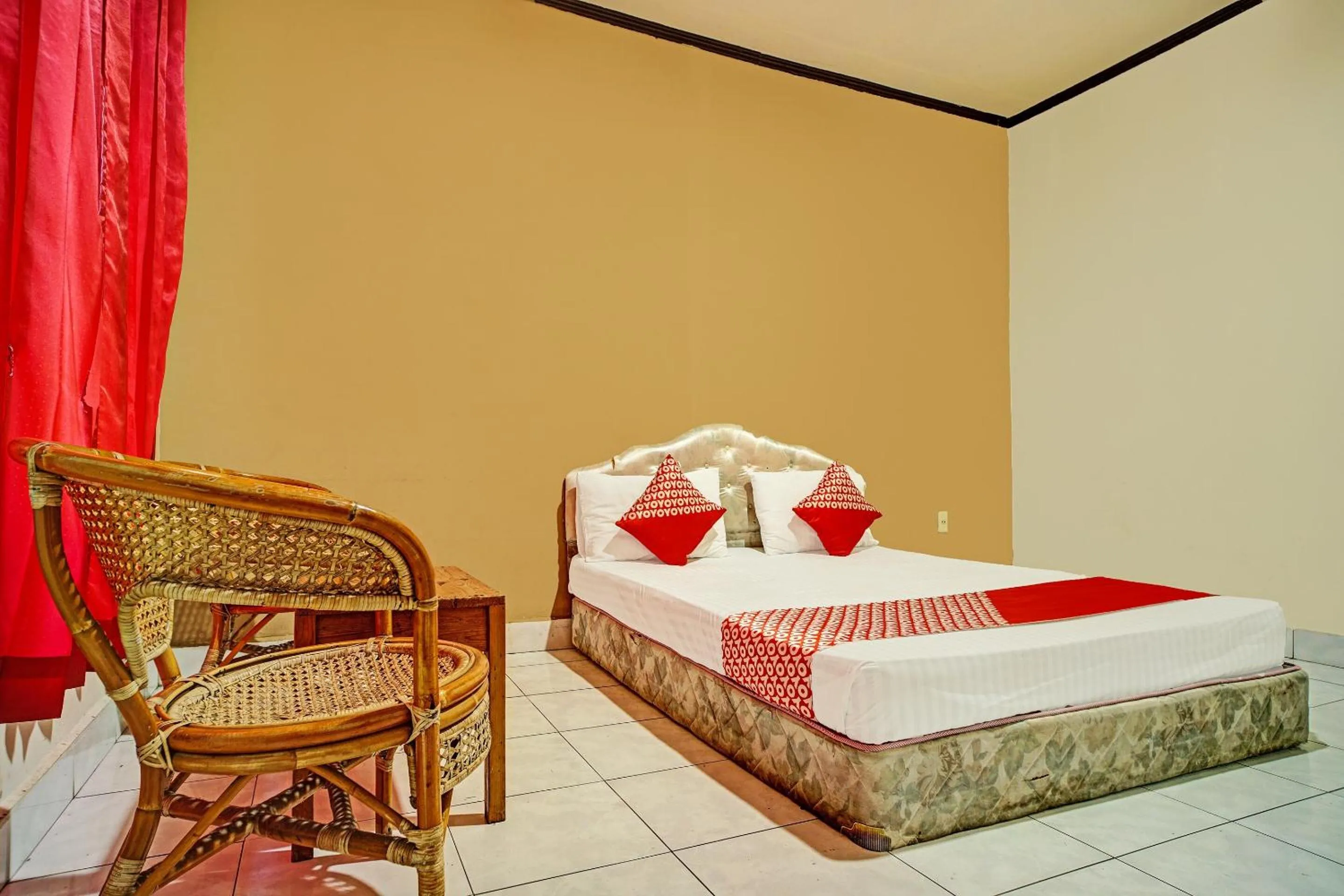 Bedroom, Bed in Capital O 92214 Beristera Hotel