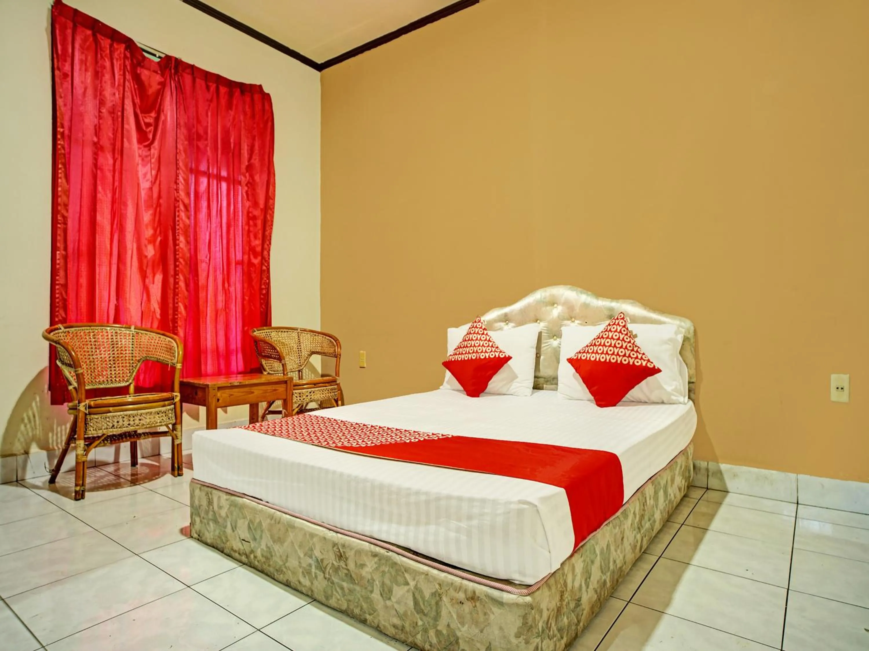 Bedroom, Bed in Capital O 92214 Beristera Hotel