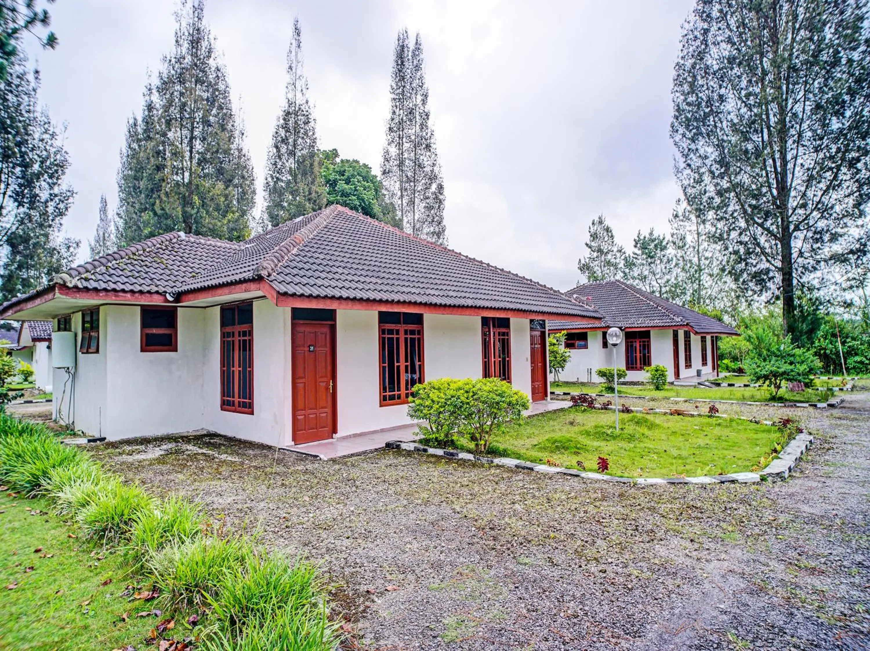 Property building in Capital O 92214 Beristera Hotel