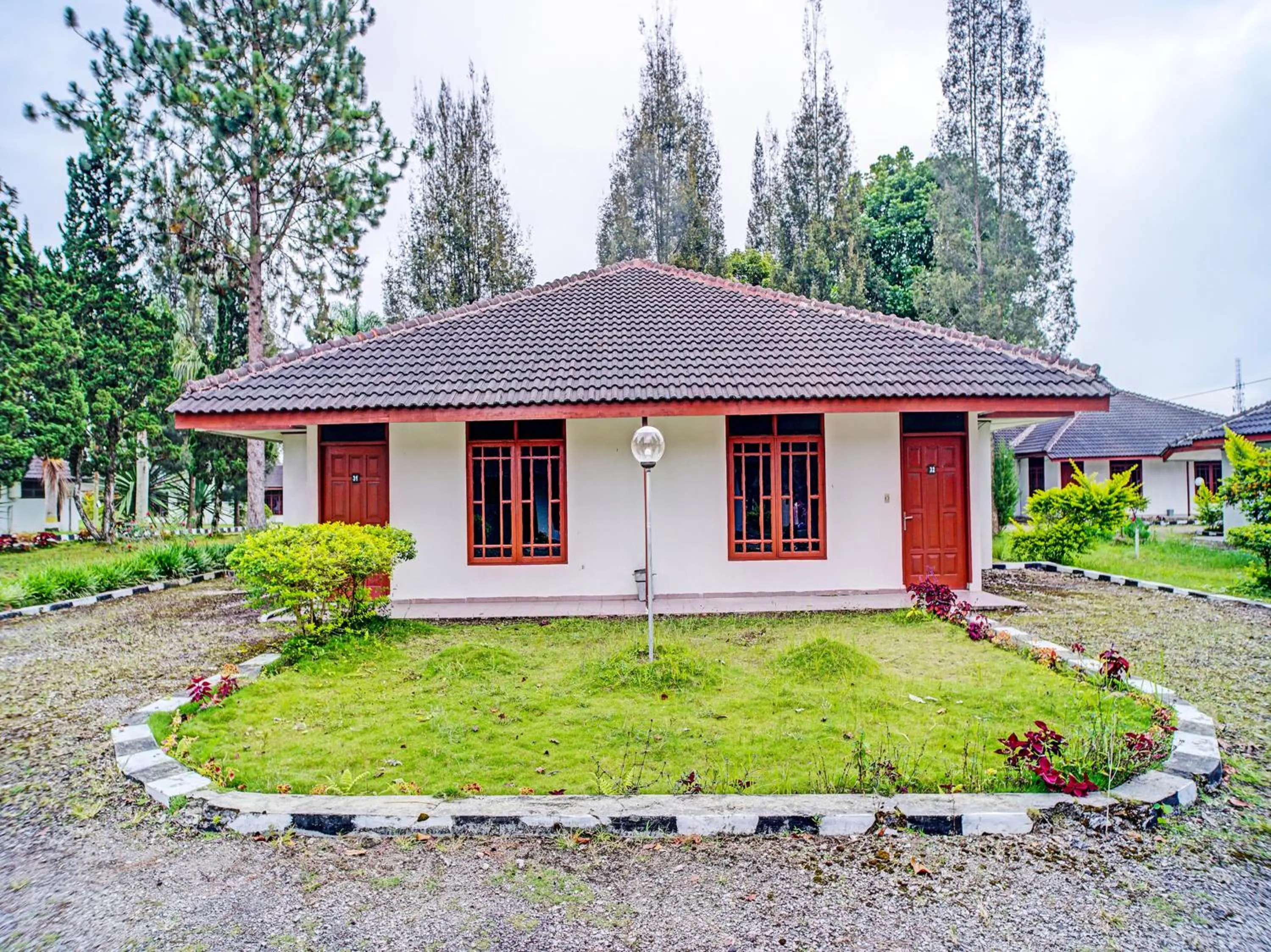 Property building in Capital O 92214 Beristera Hotel