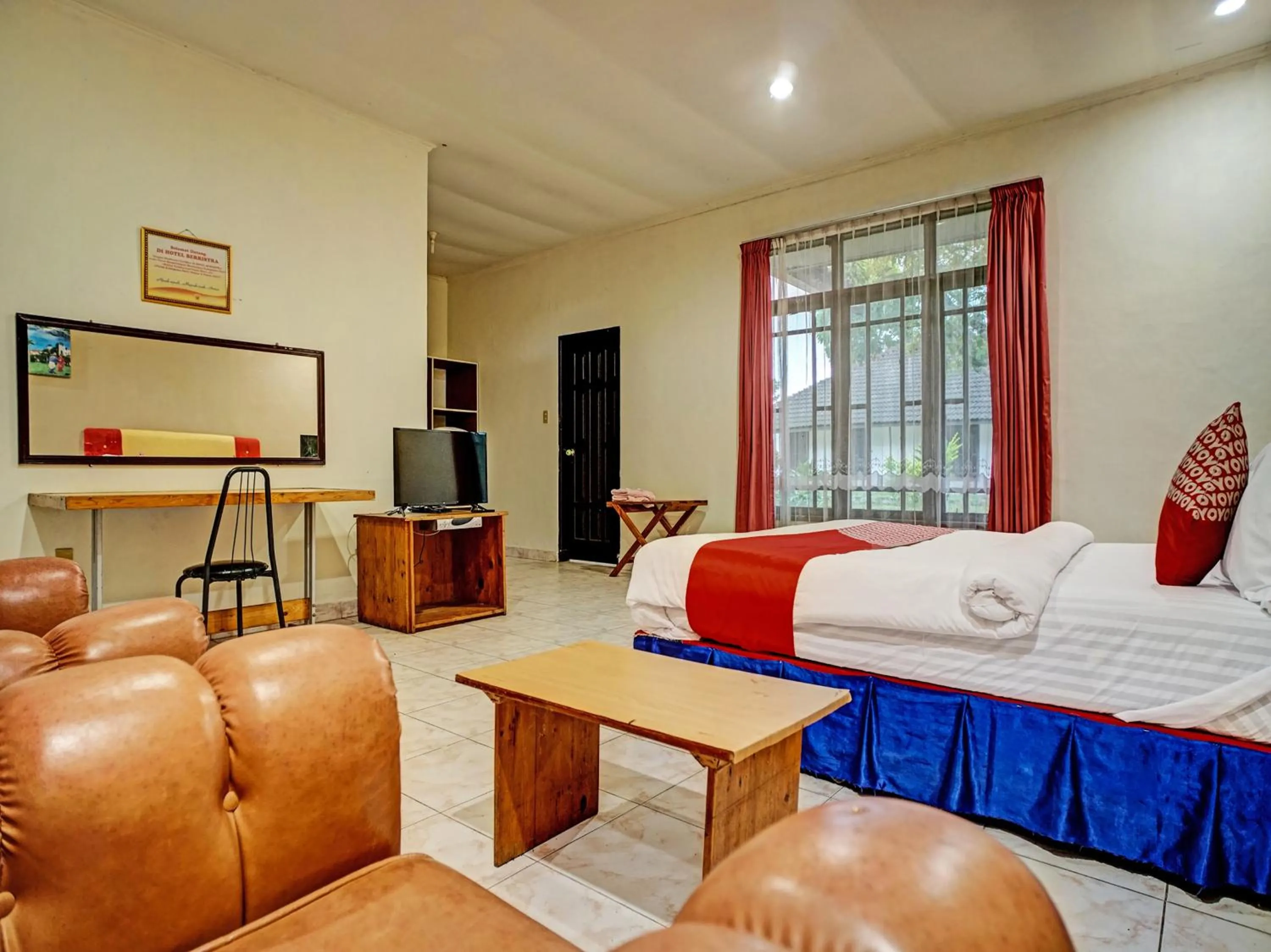 Bedroom, Bed in Capital O 92214 Beristera Hotel