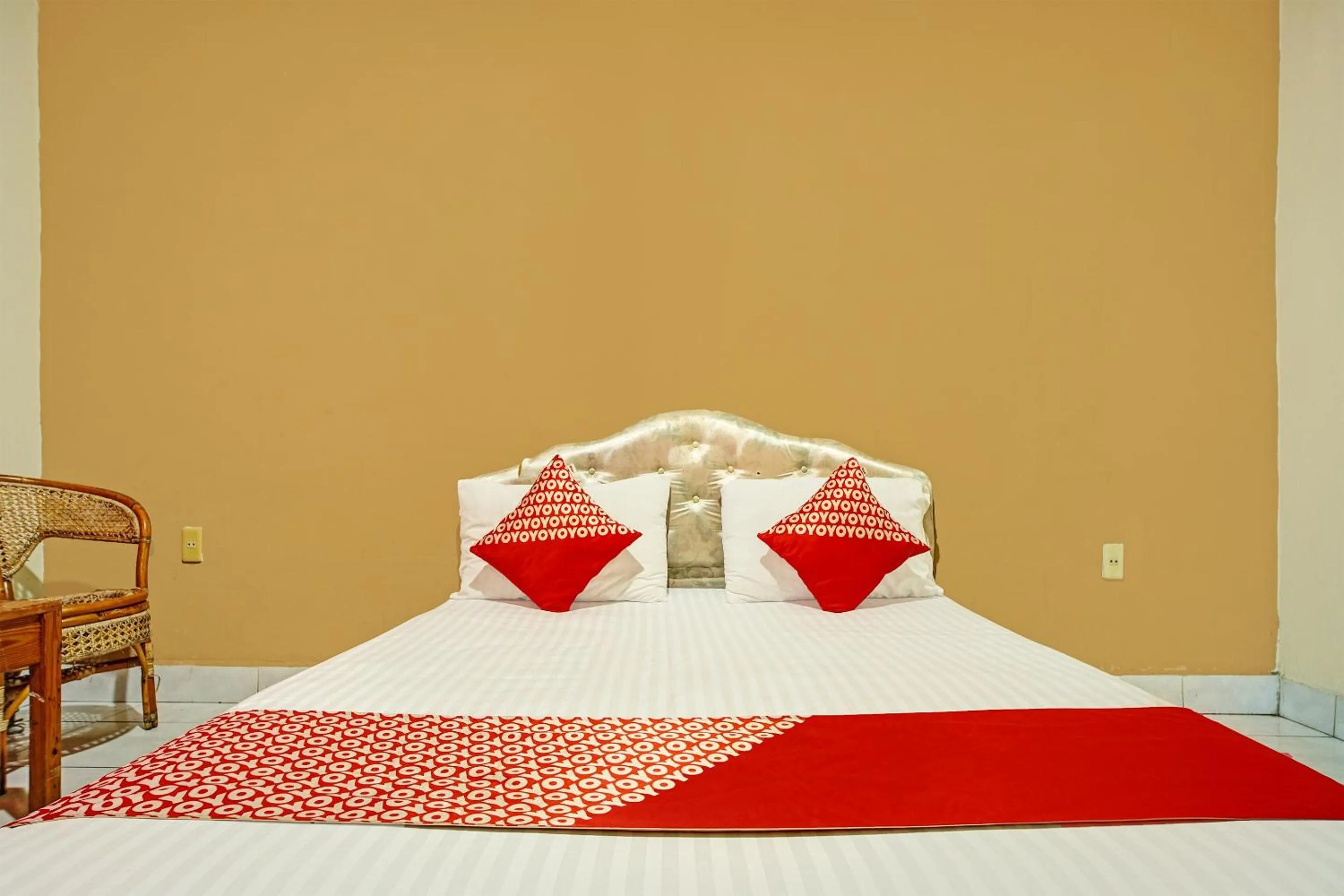 Bedroom, Bed in Capital O 92214 Beristera Hotel