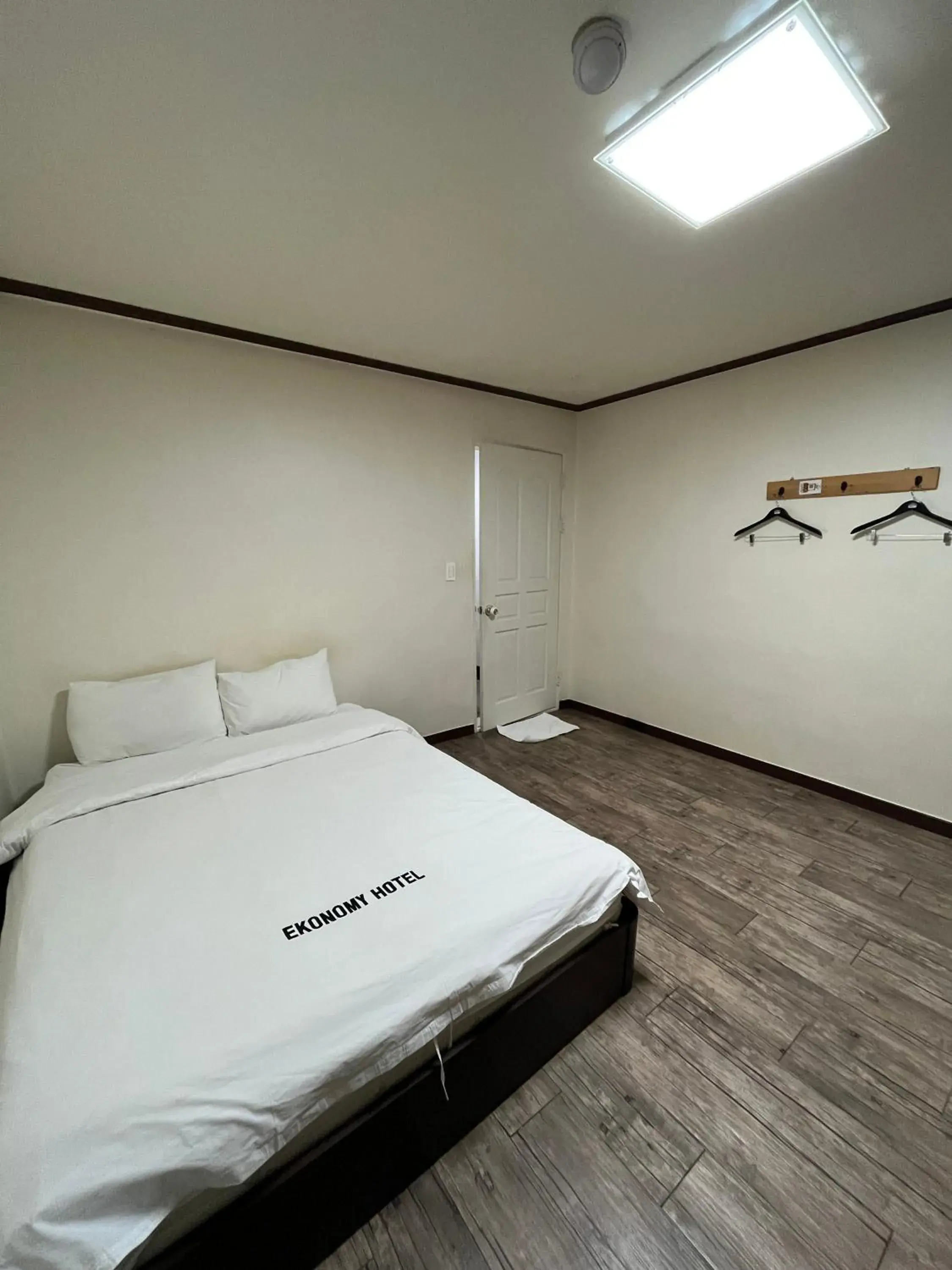 Double Room in Ekonomy Hotel Double Room in Ekonomy Hotel