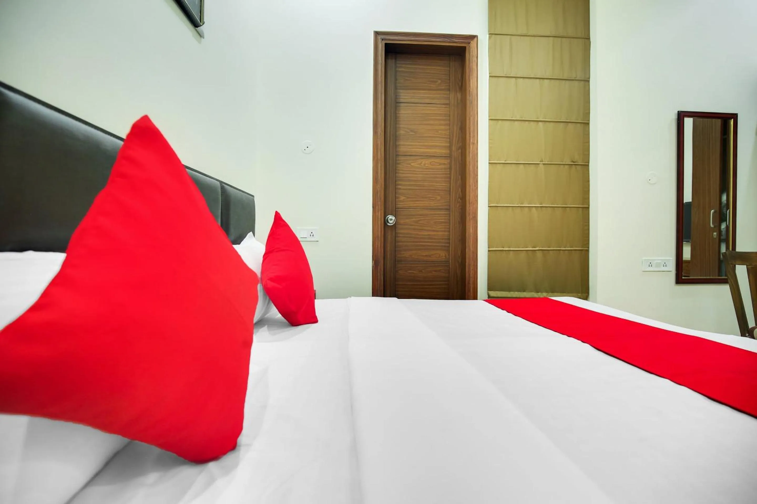 Bedroom, Bed in Hotel O Sky Line