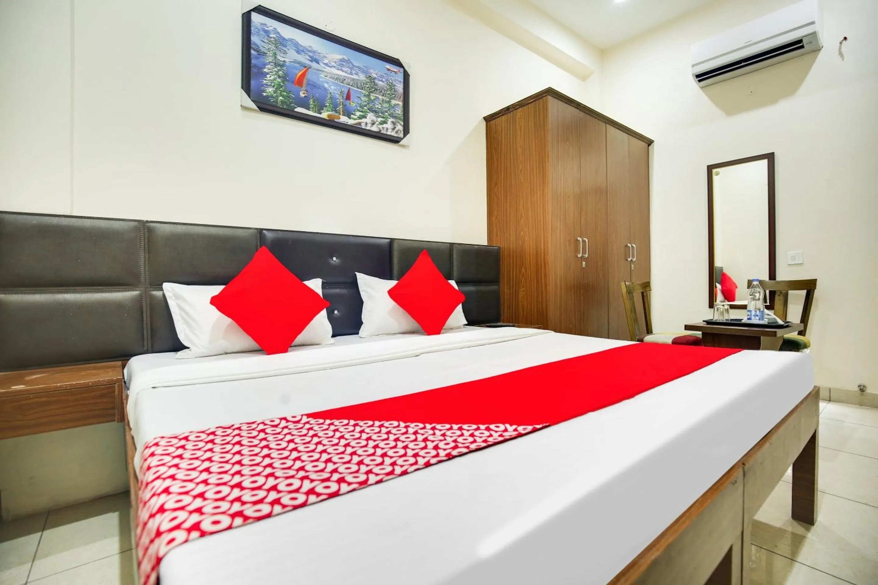 Bedroom, Bed in Hotel O Sky Line