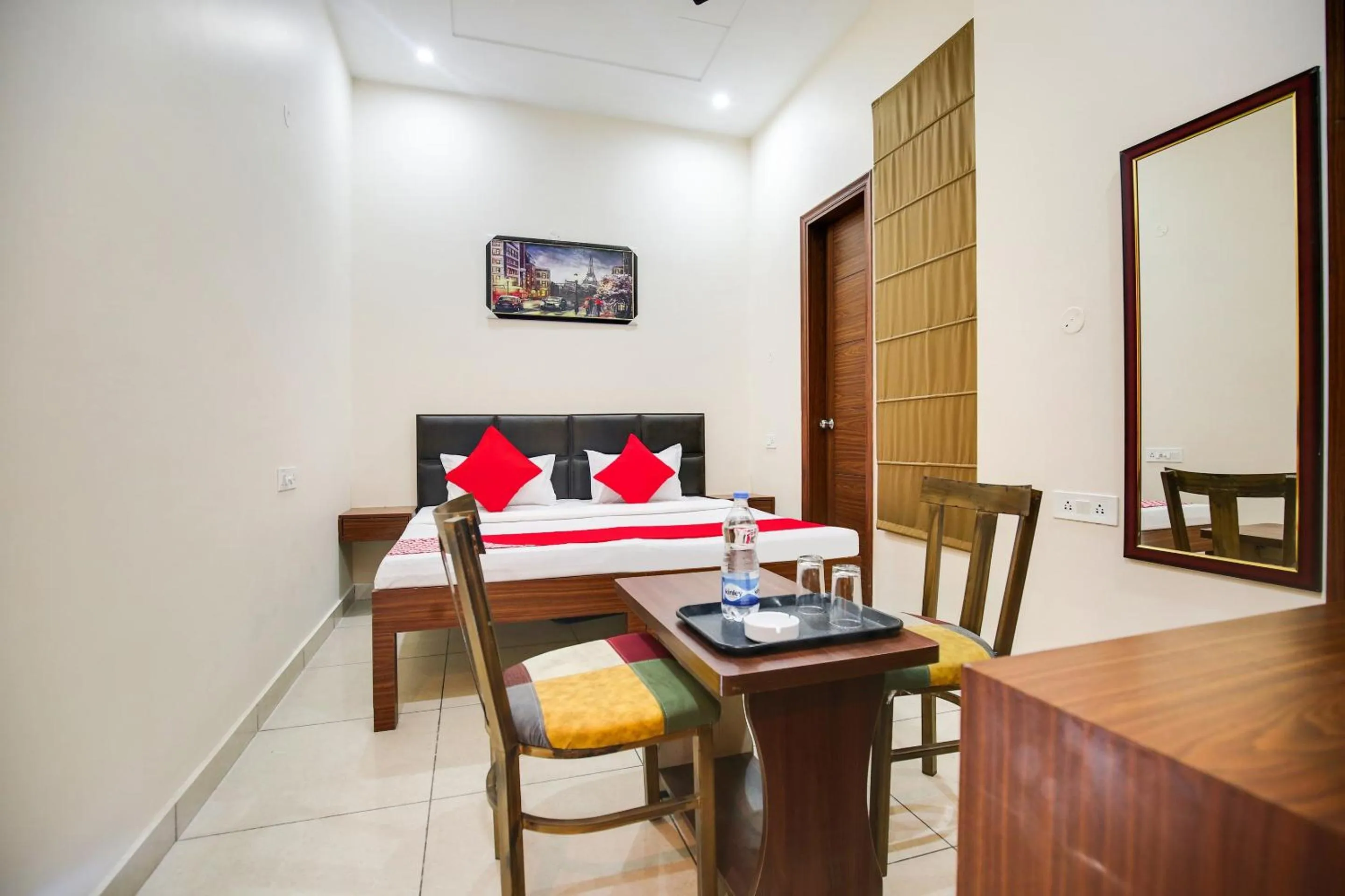 Bedroom, Bed in Hotel O Sky Line