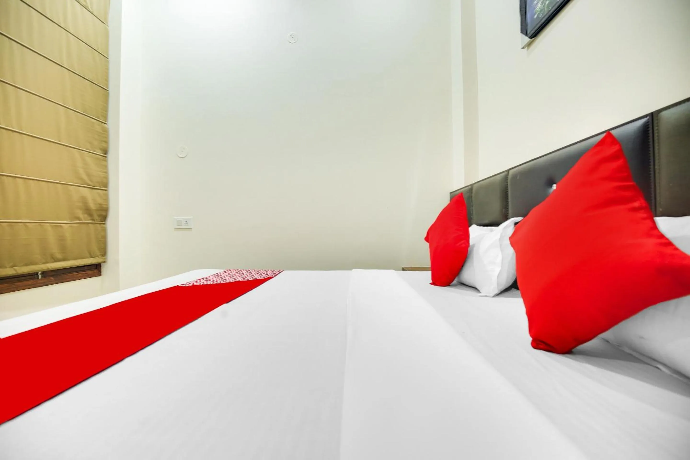 Bedroom, Bed in Hotel O Sky Line