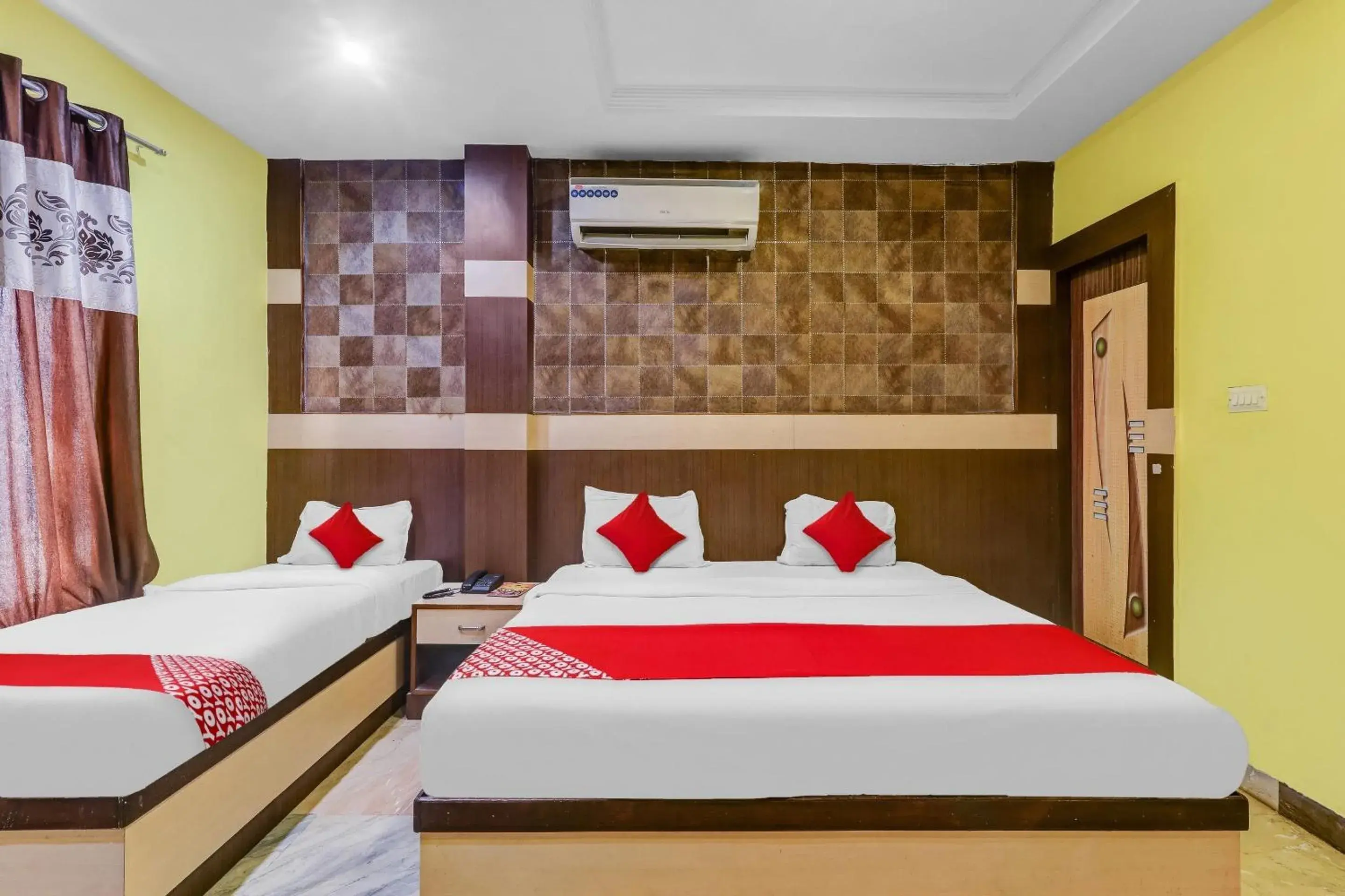 Hotel O by OYO Crystal Near Gomti Riverfront Park Hotel O by OYO Crystal Near Gomti Riverfront Park