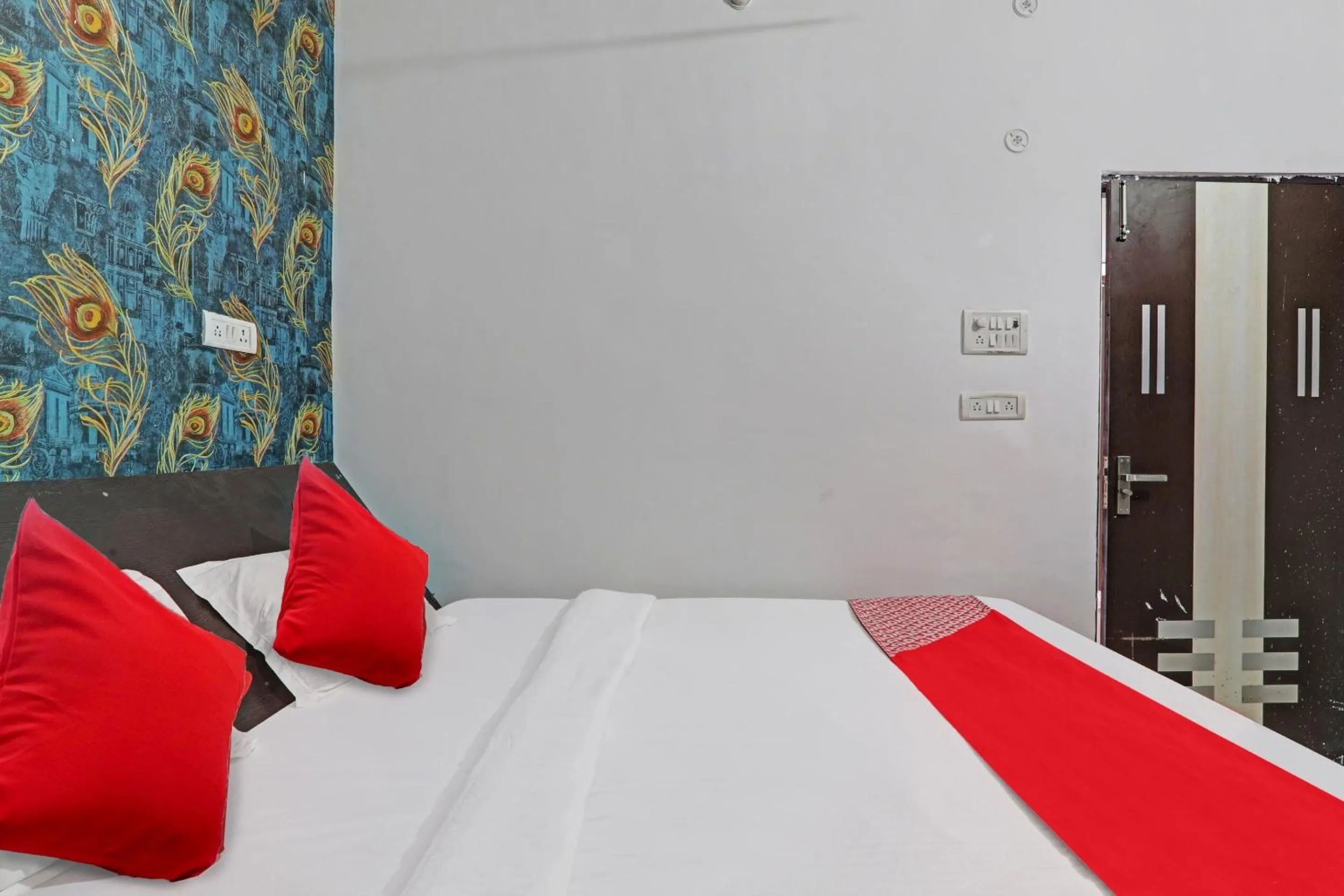 Bedroom, Bed in Hotel O APM INN