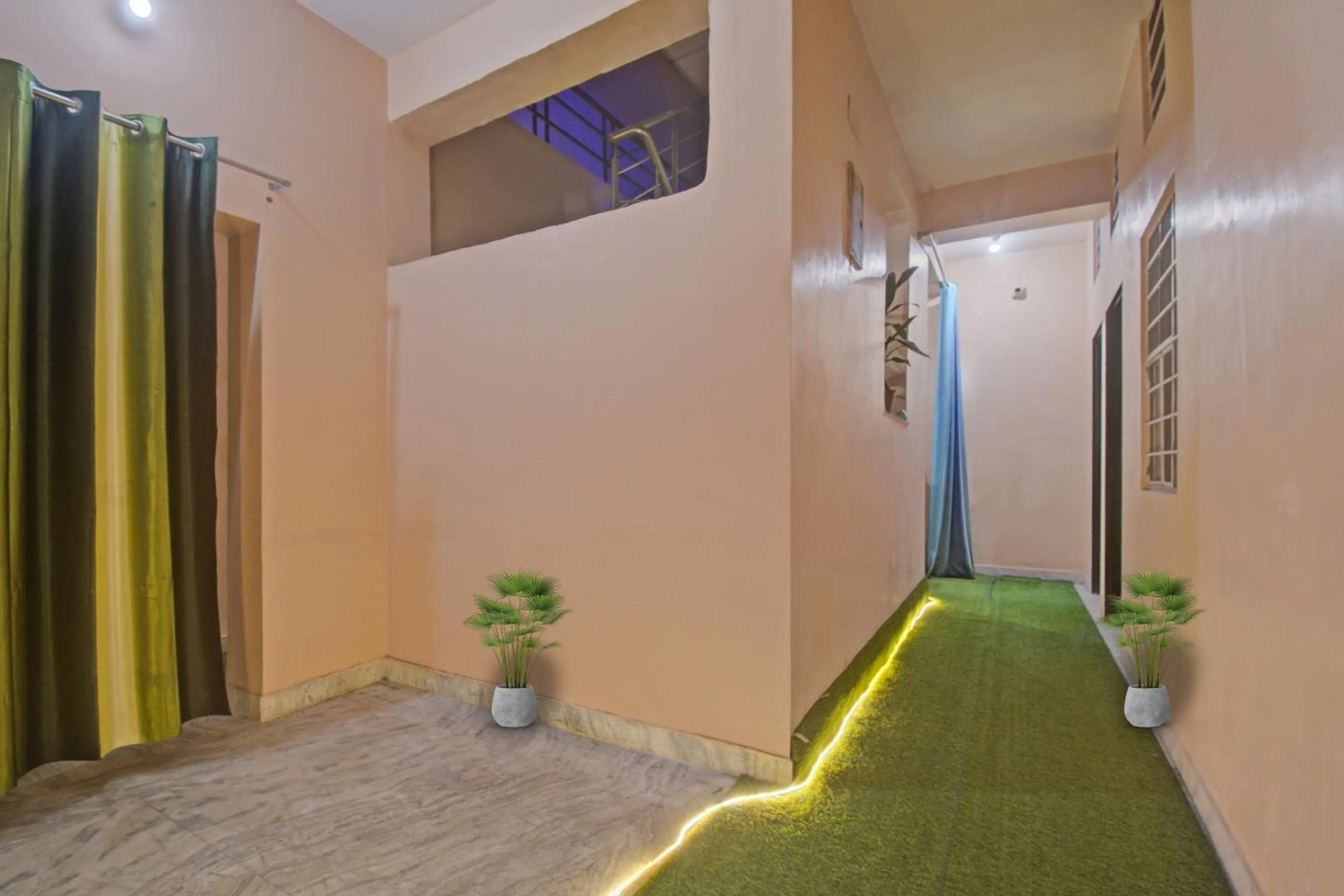 Lobby or reception in SPOT ON Hotel Rj14