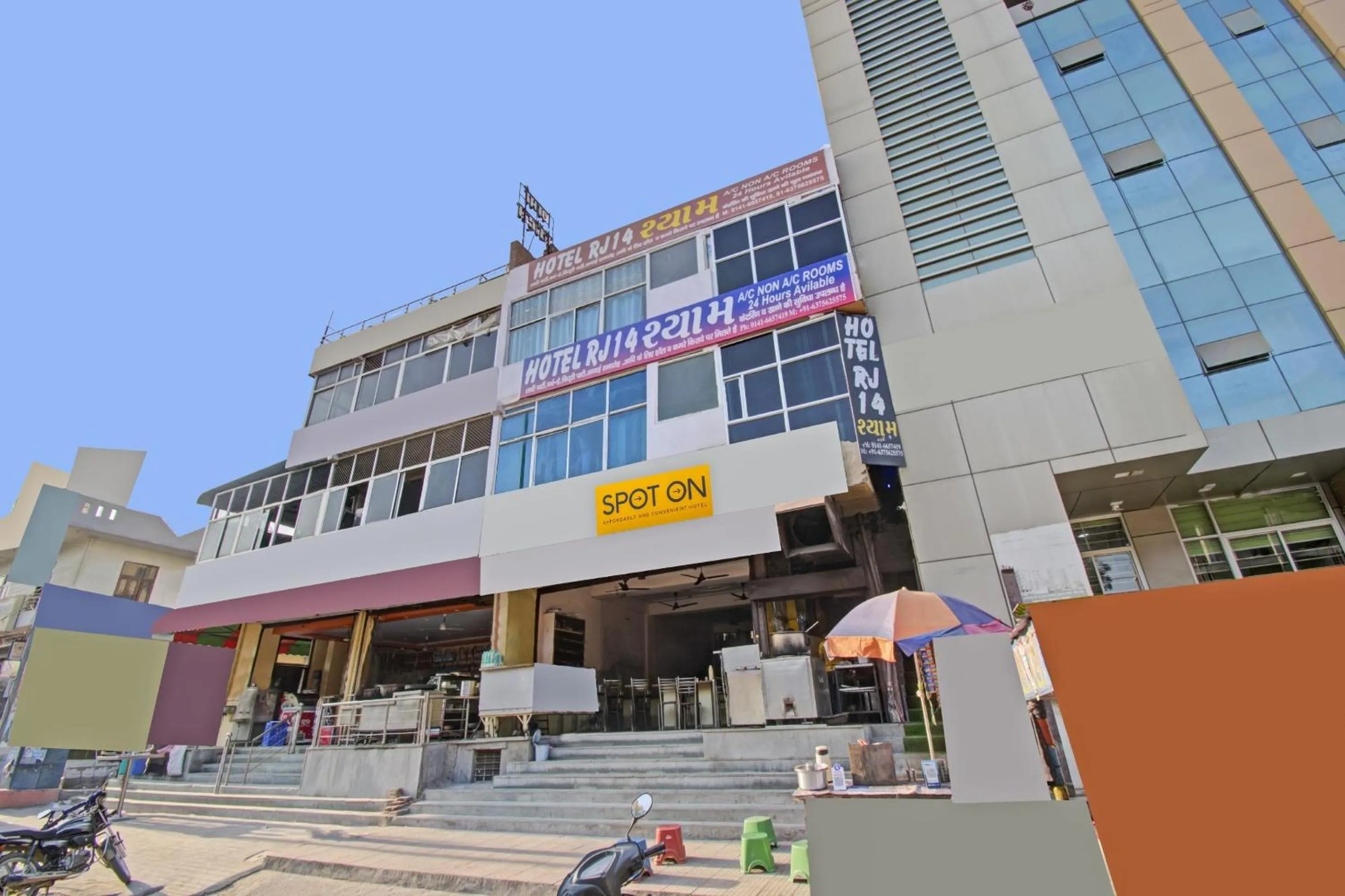 Facade/entrance in SPOT ON Hotel Rj14