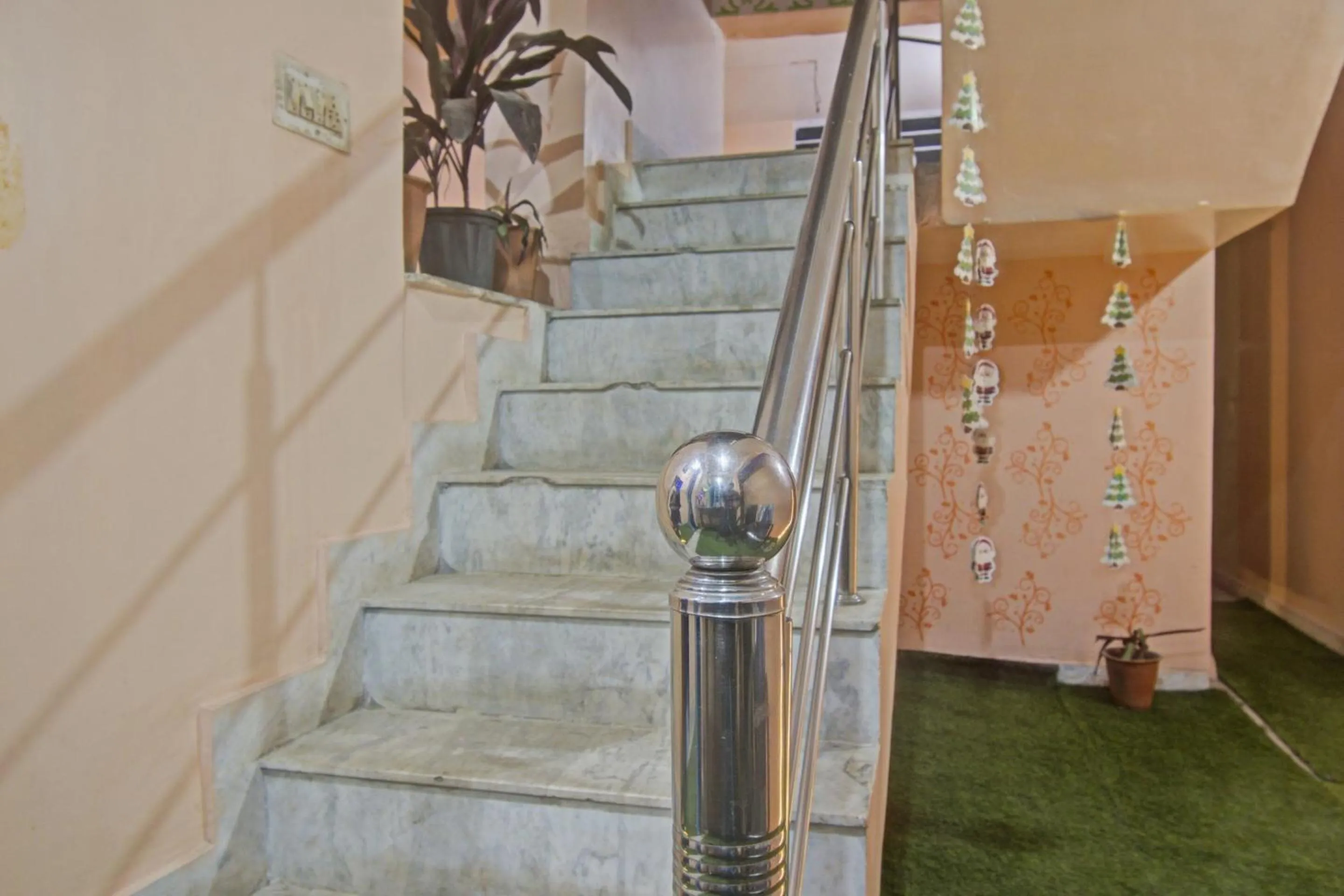 Facade/entrance in SPOT ON Hotel Rj14