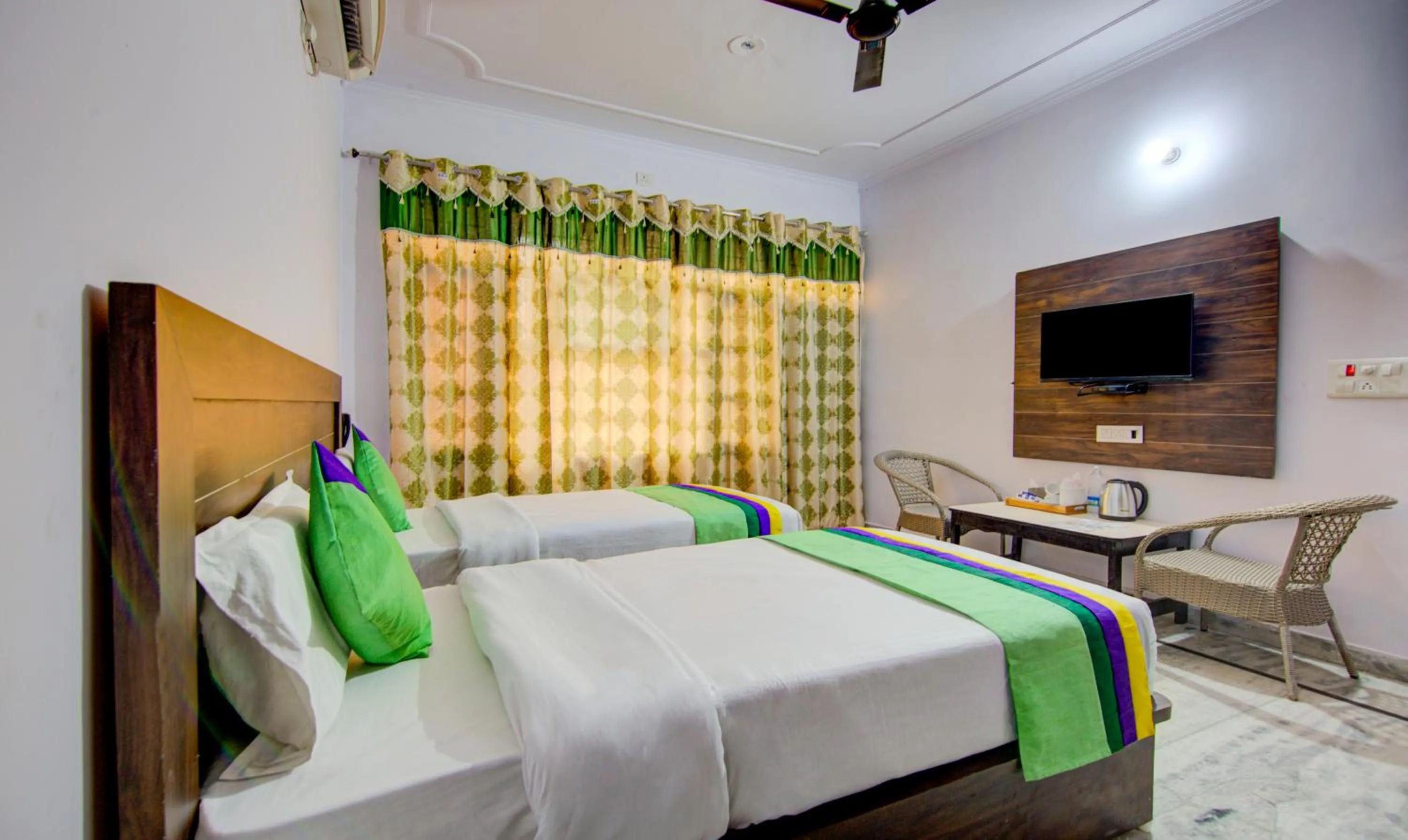 Bedroom, Bed in Treebo The King Mohali