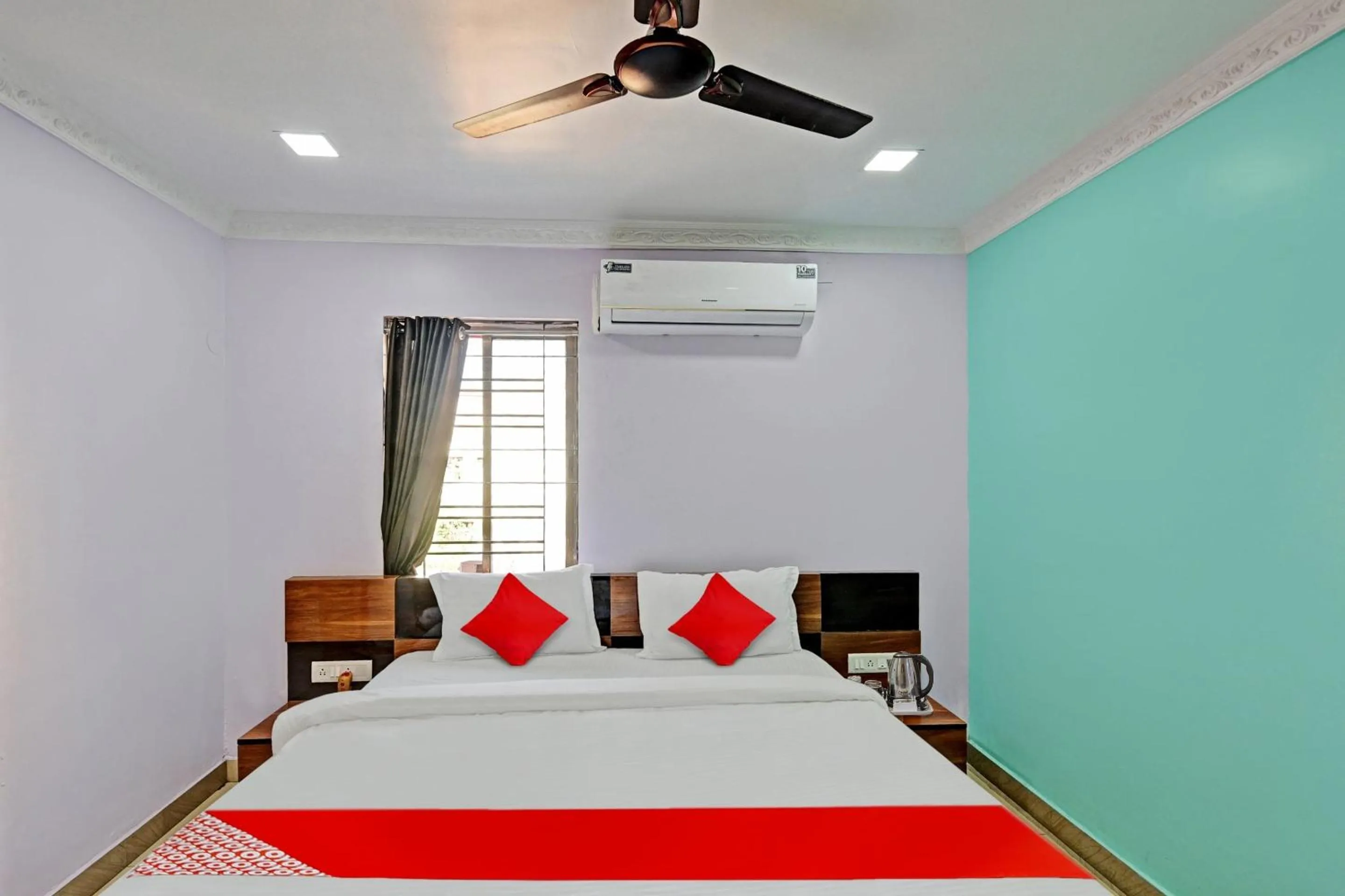 Bedroom in Hotel O Hi5 Days Inn Premium