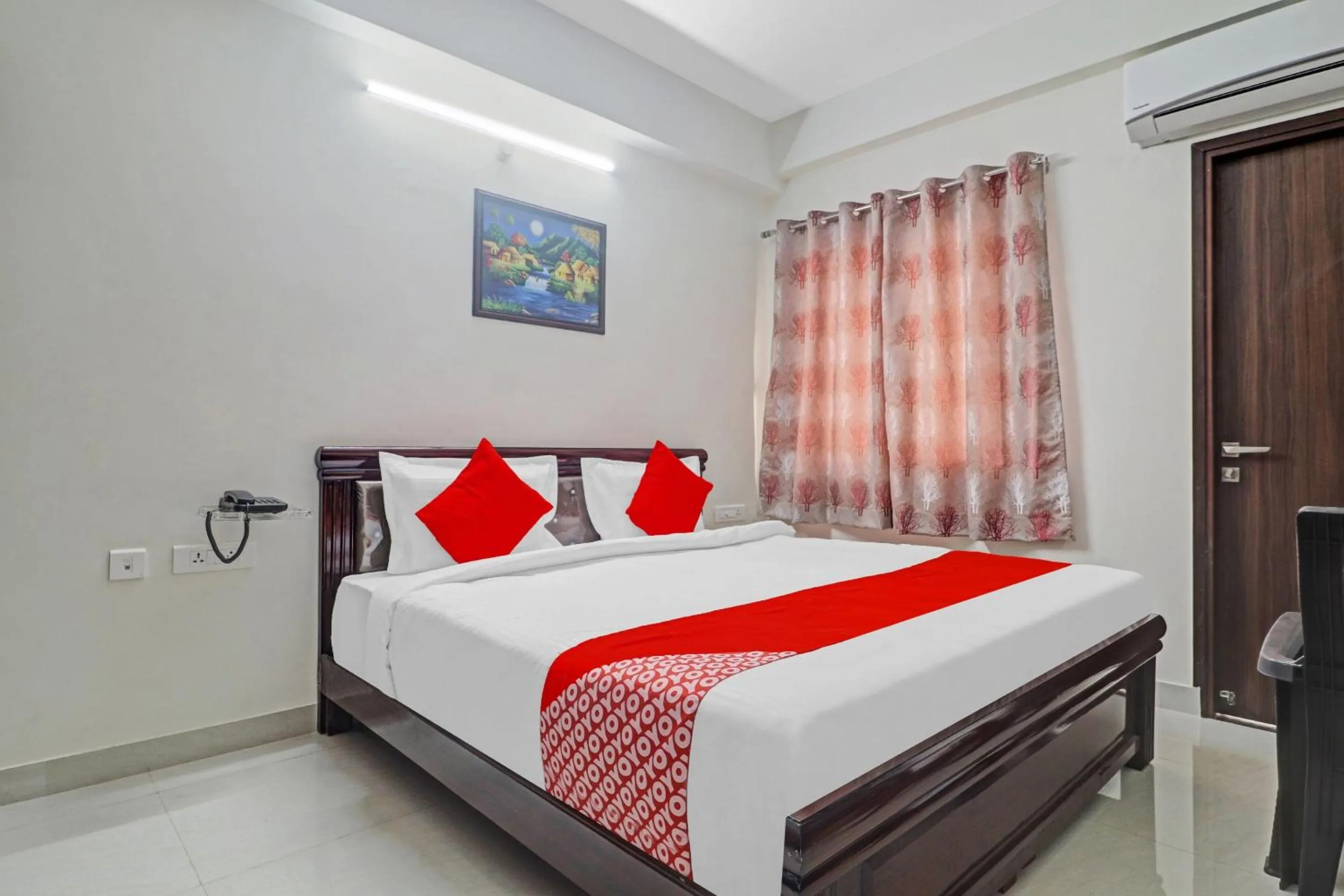 Bedroom, Bed in Super Hotel O Qualia Nallagandla