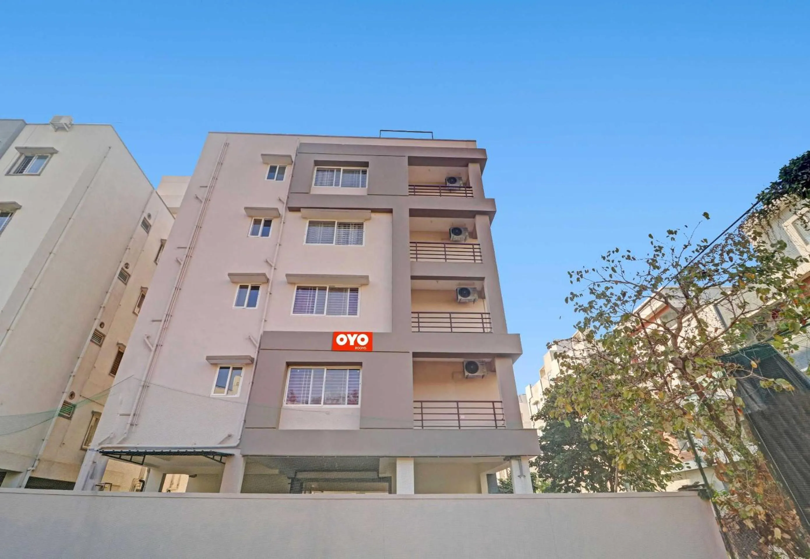 Facade/entrance in Super Hotel O Qualia Nallagandla