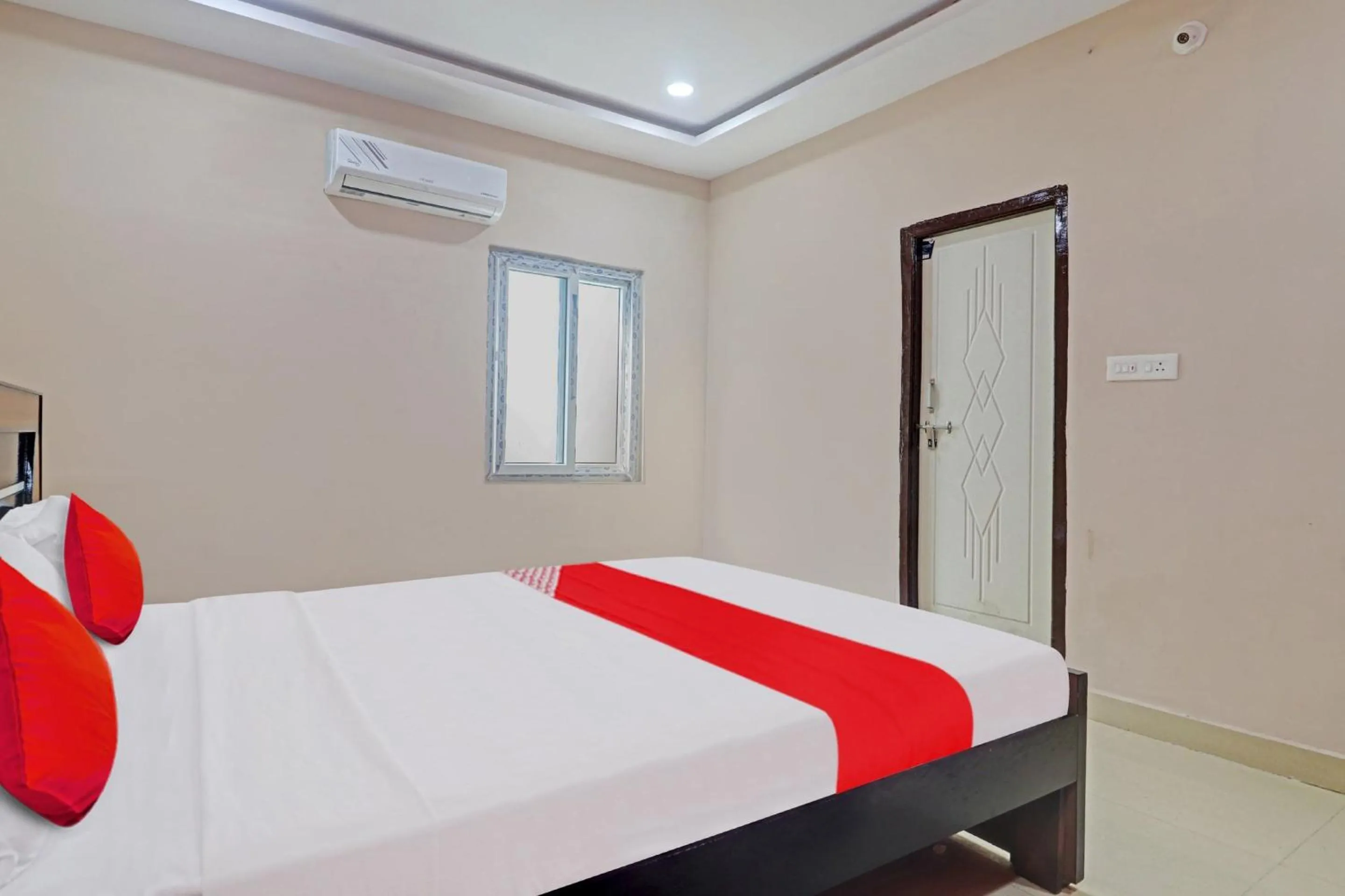 Lobby or reception, Bed in Hotel O Vasista Residency