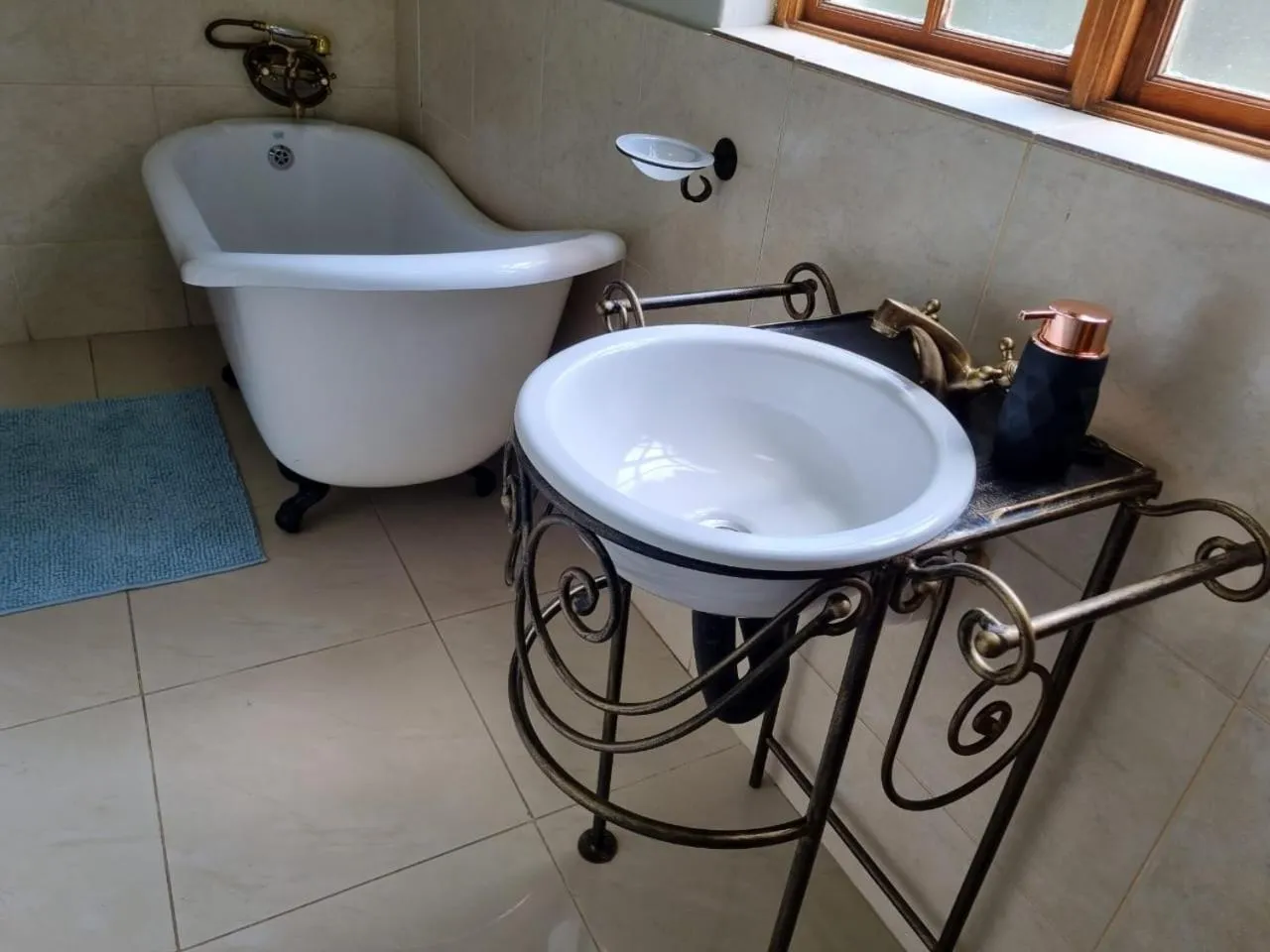 Toilet in La Maison on Vaal Bed and Breakfast