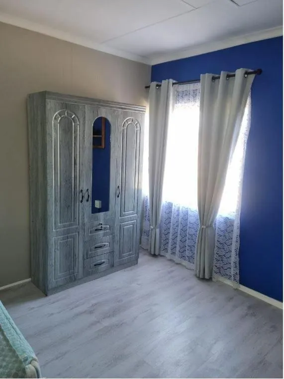 wardrobe, Bed in La Maison on Vaal Bed and Breakfast