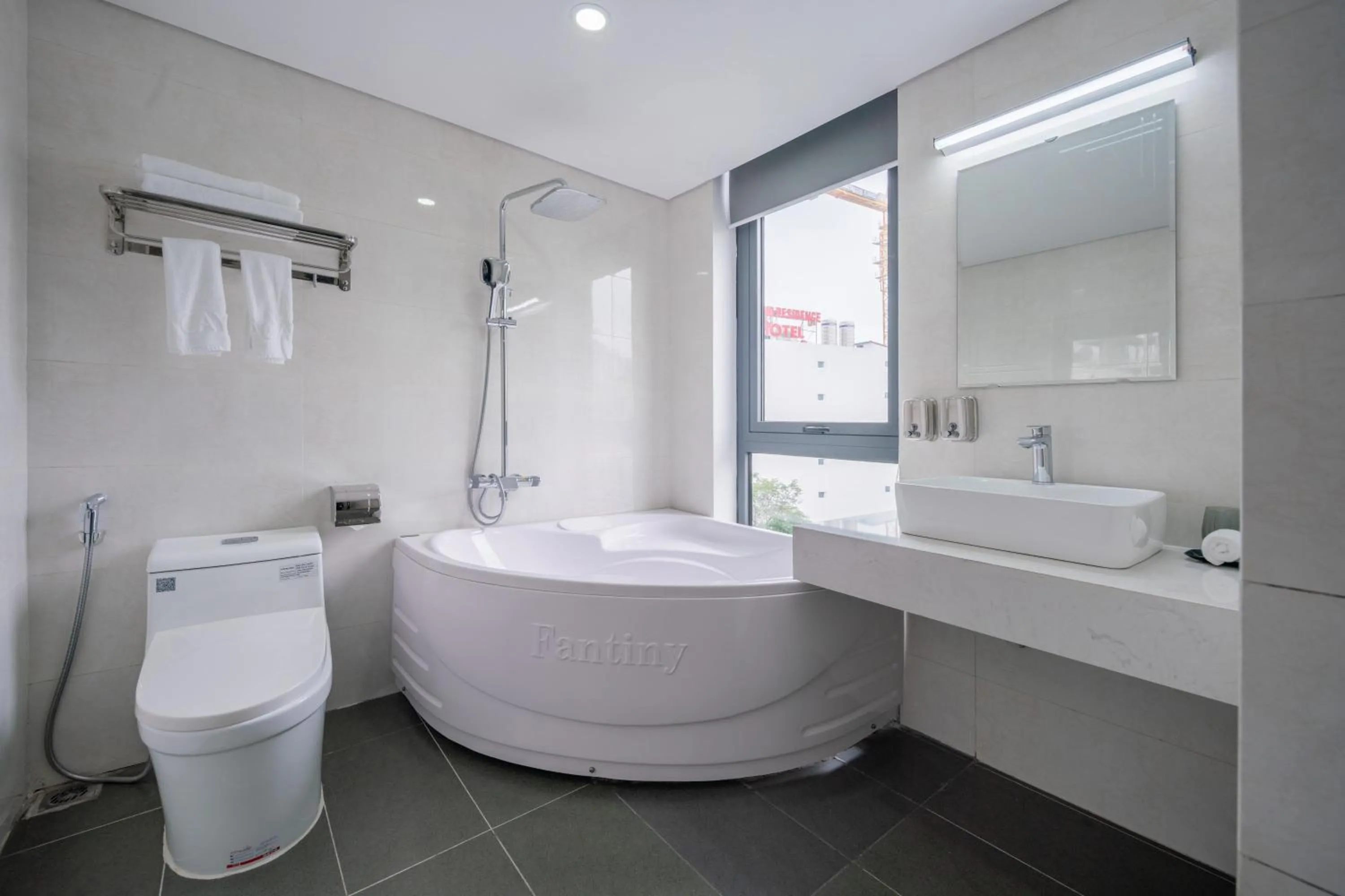 Shower in Jacayl Hotel - Cầu Giấy