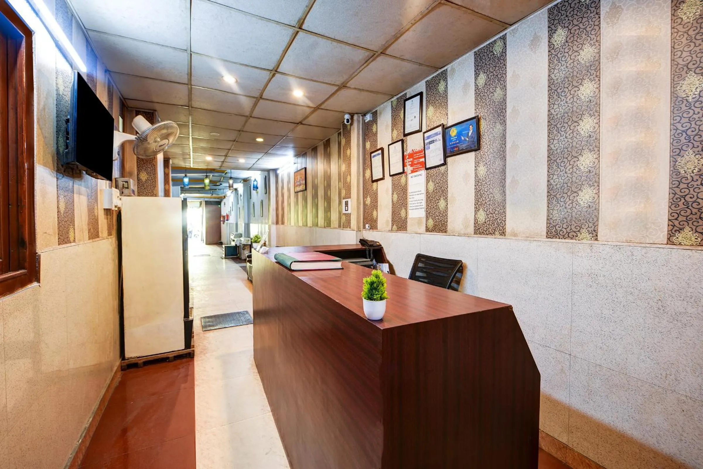 Hotel Quadis - Noida sec 15