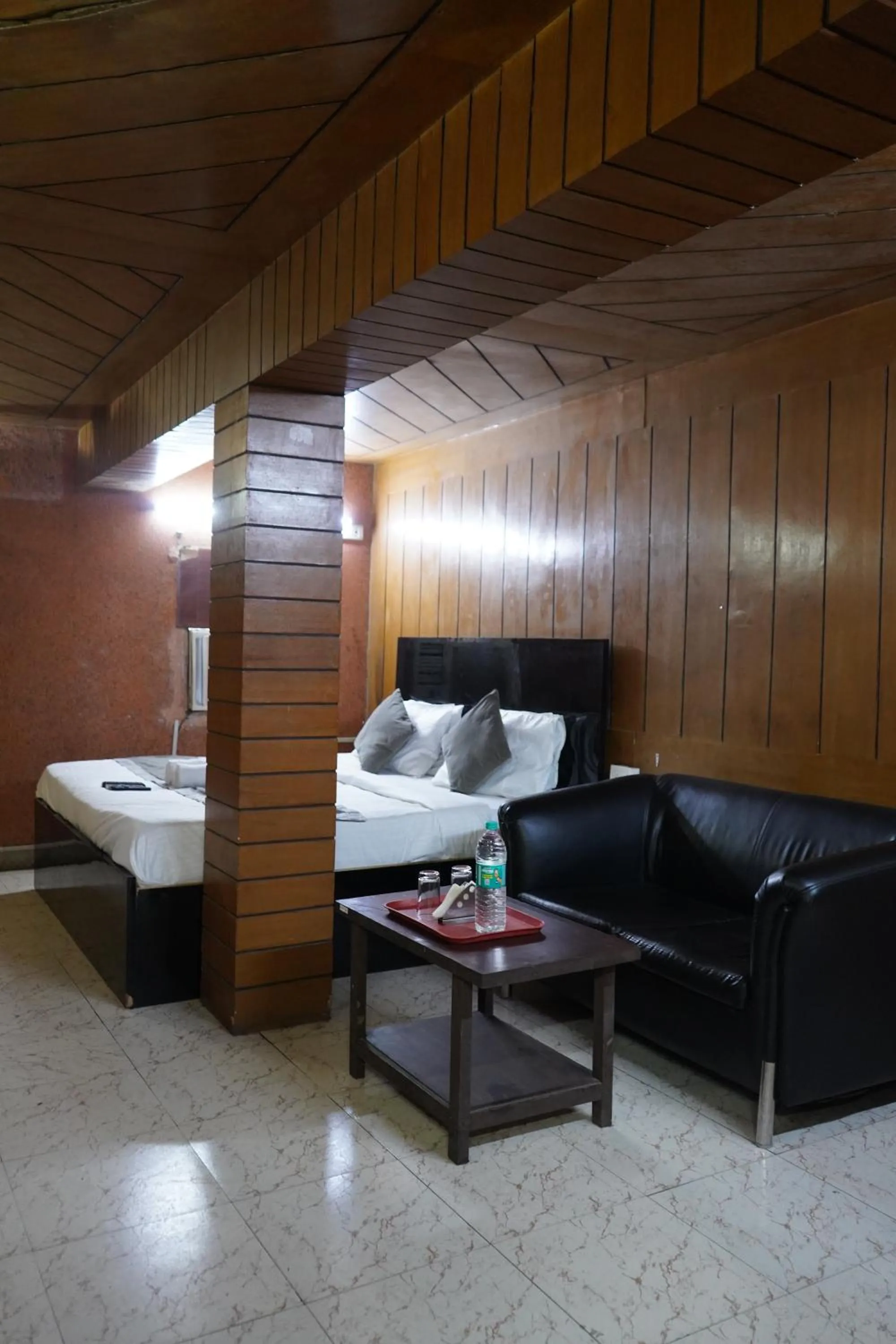 Bed in Hotel Quadis - Noida sec 15