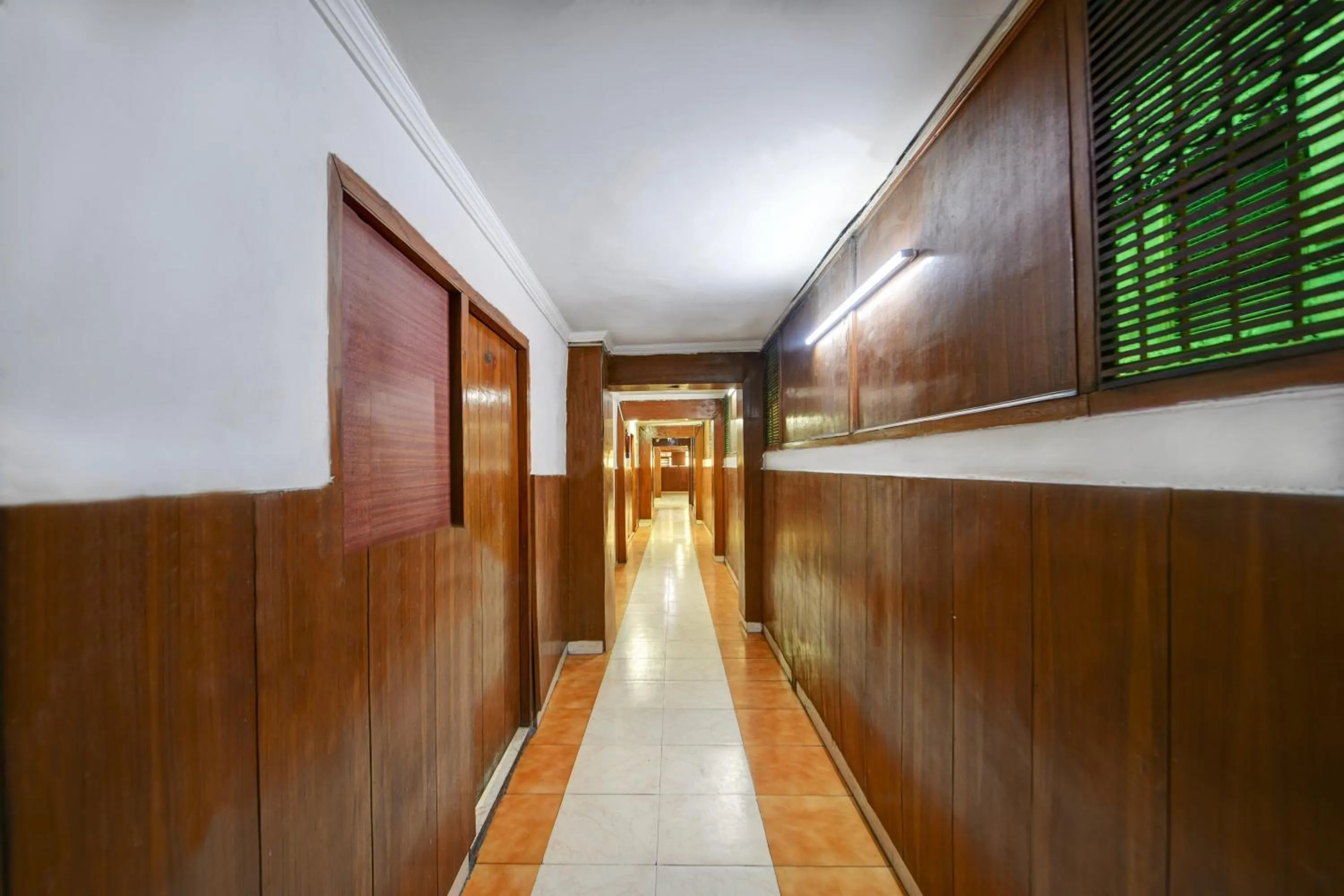 Hotel Quadis - Noida sec 15