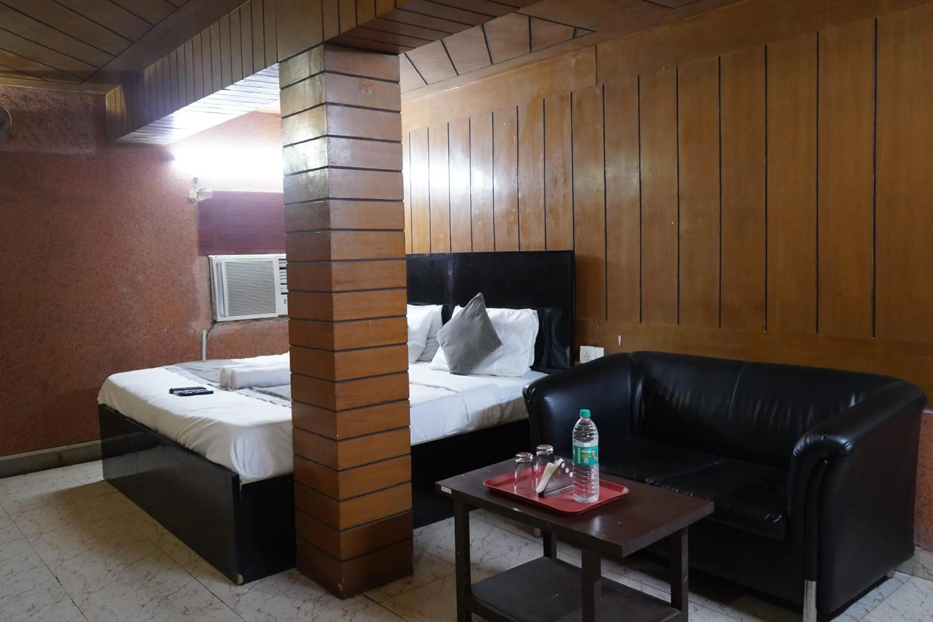 Bed in Hotel Quadis - Noida sec 15