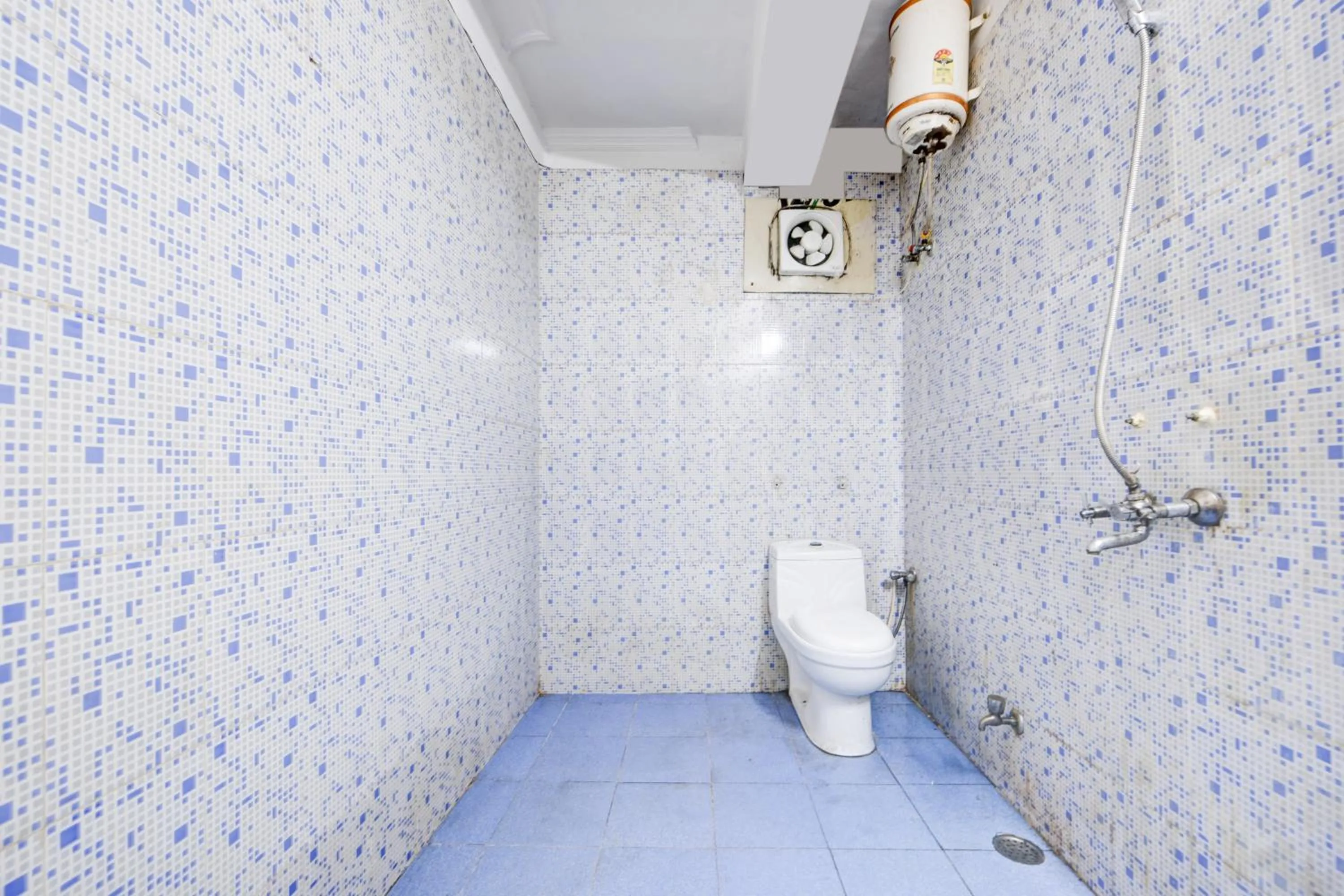 Hotel Quadis - Noida sec 15