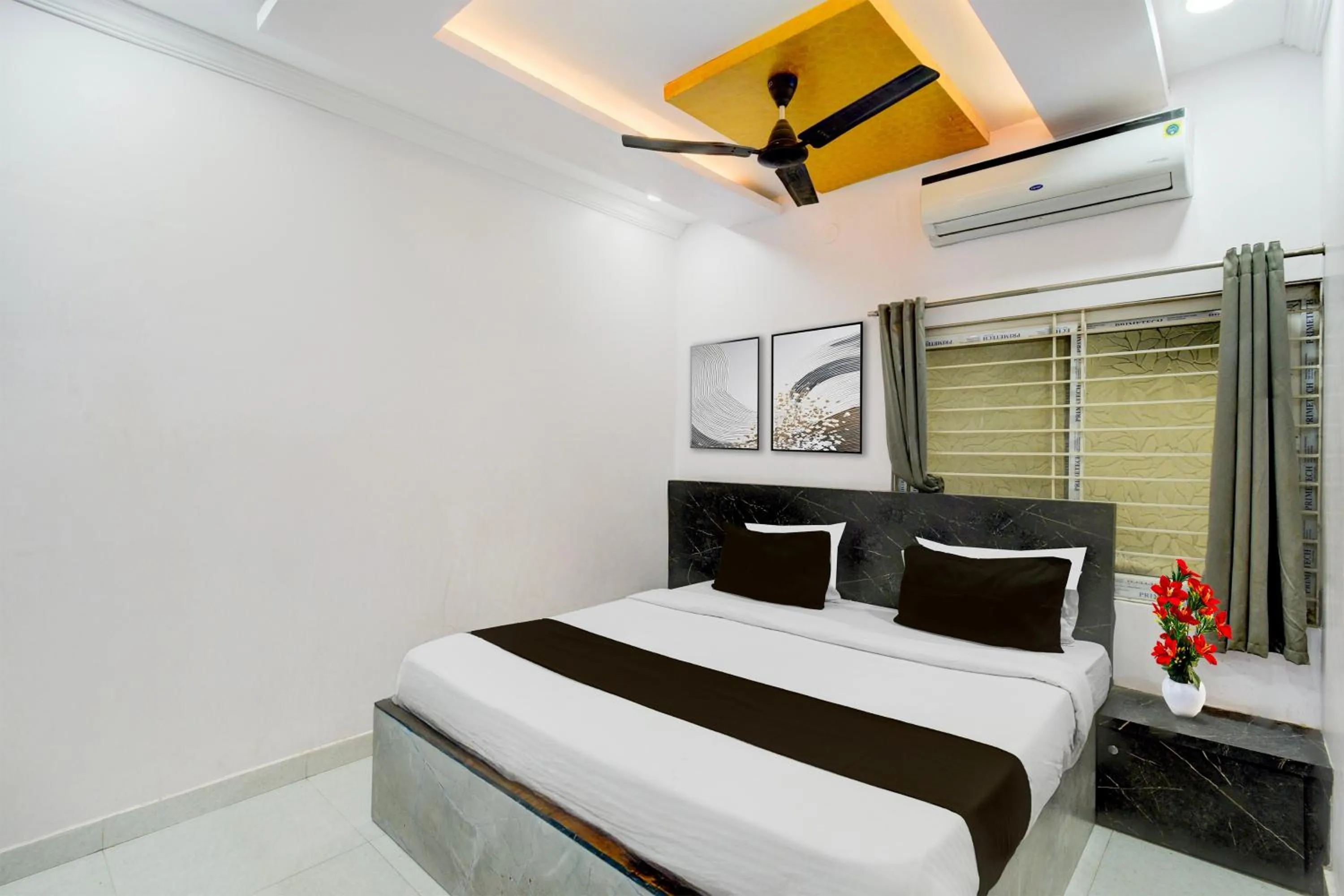 Bedroom, Bed in Super Collection O Karmanghat Bus Terminal Hyderabad Formerly Hotel Chirag Stays
