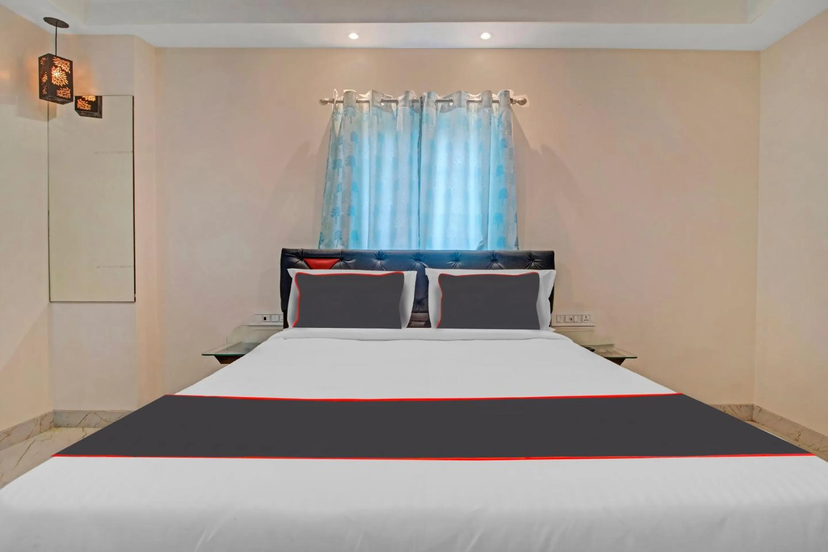 Bedroom, Bed in Super Collection O Halcyon SS Grand