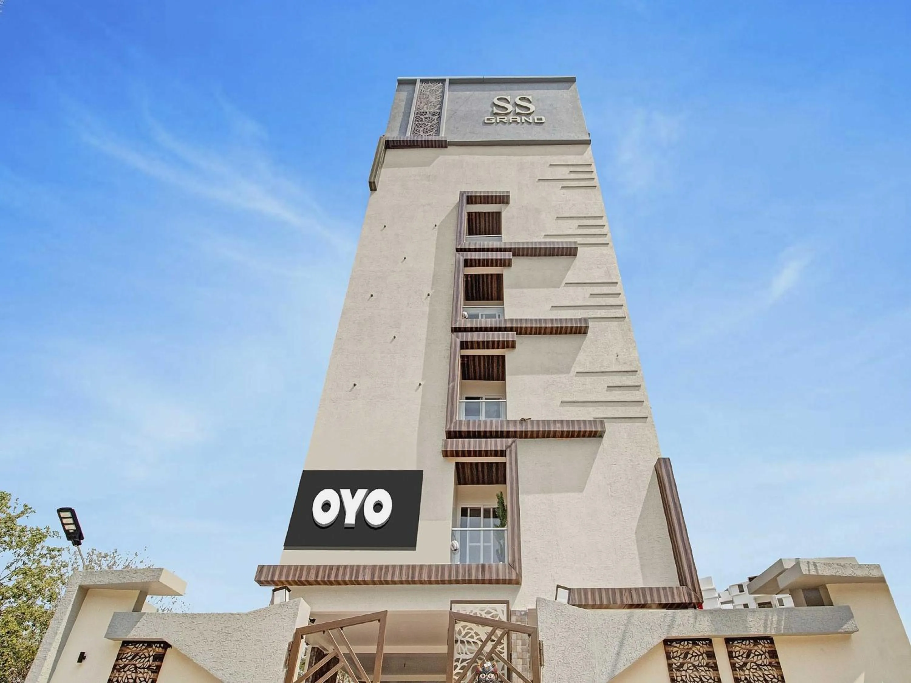 Facade/entrance in Super Collection O Halcyon SS Grand