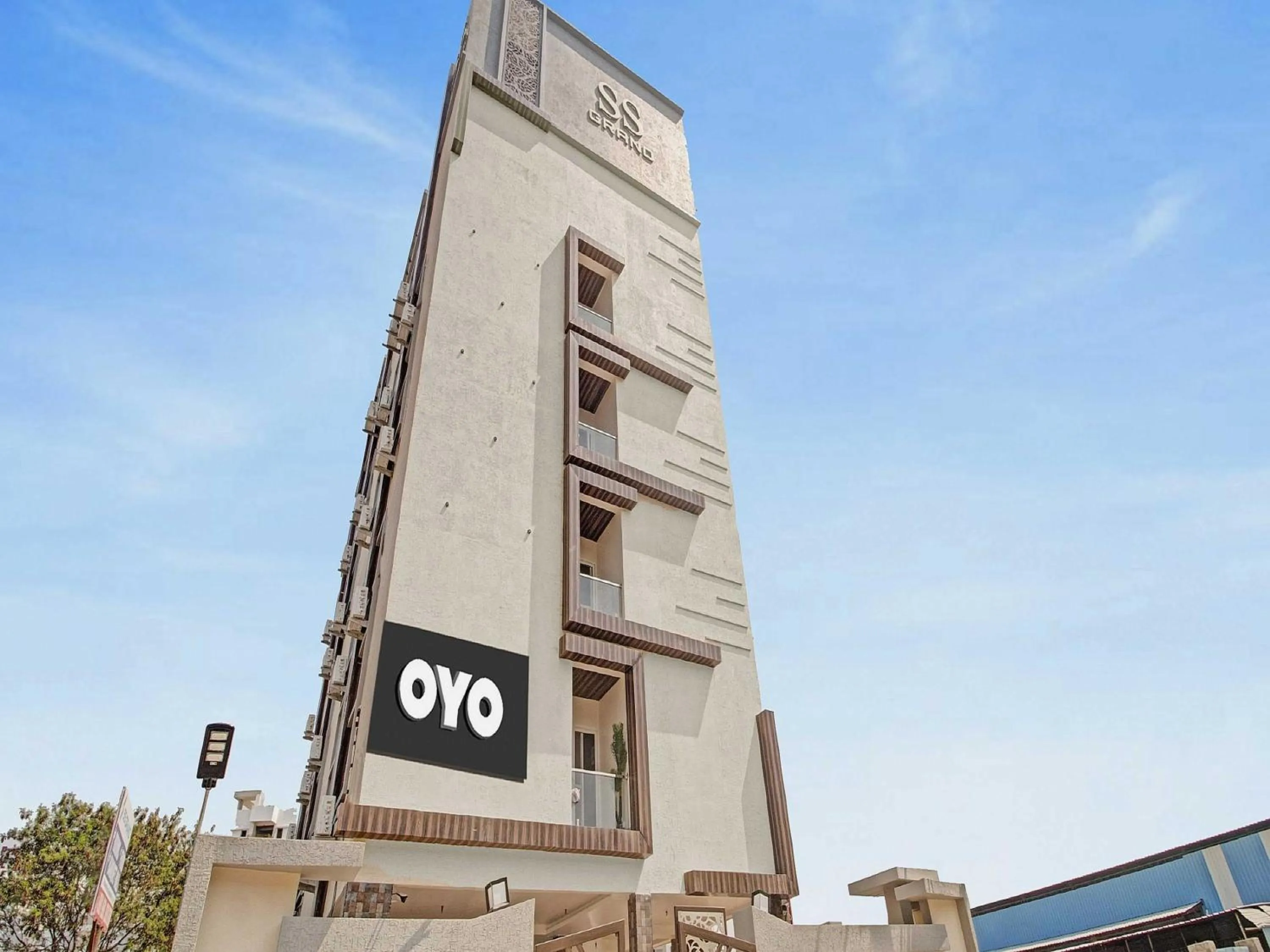 Facade/entrance in Super Collection O Halcyon SS Grand