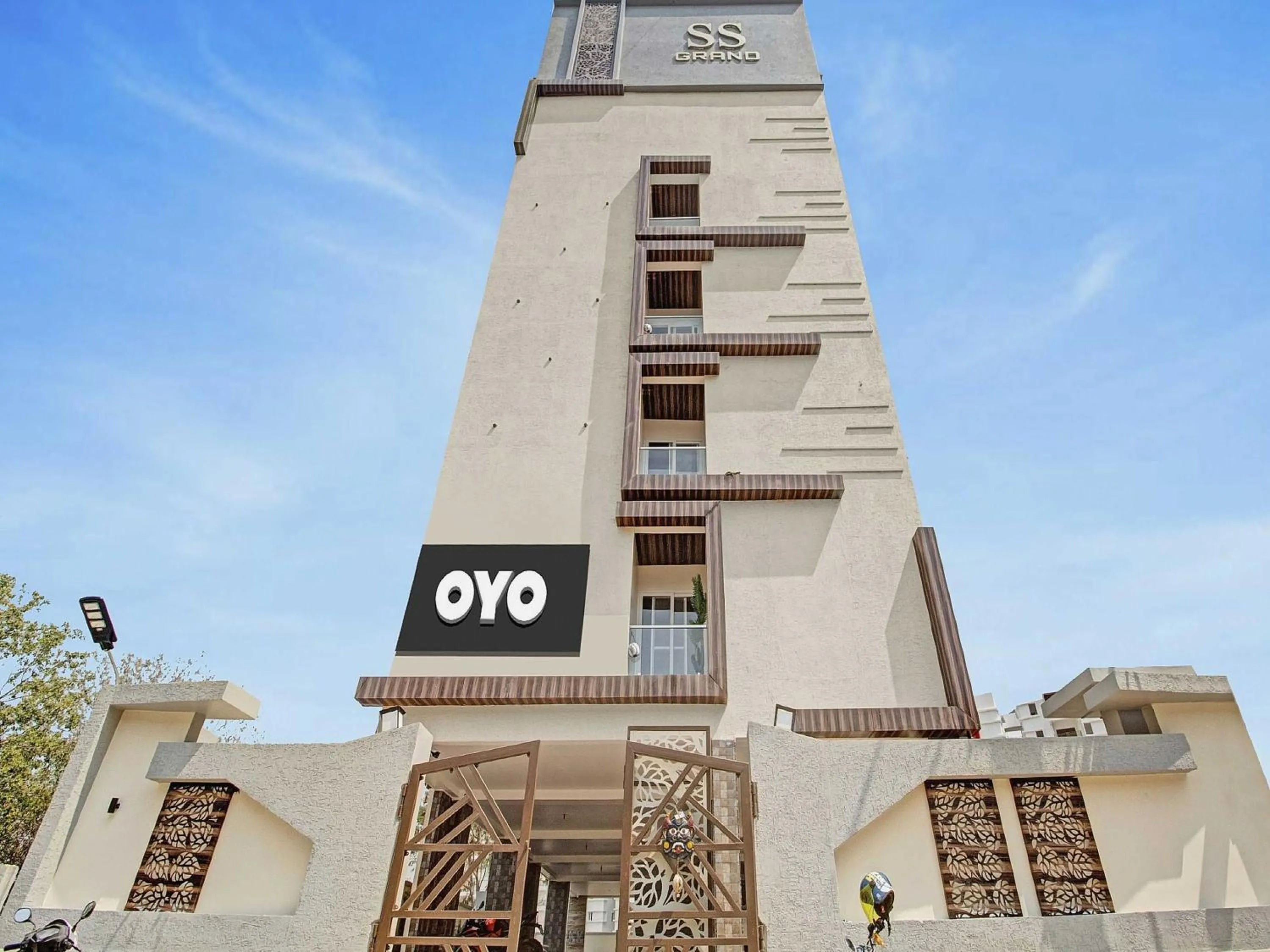 Facade/entrance in Super Collection O Halcyon SS Grand