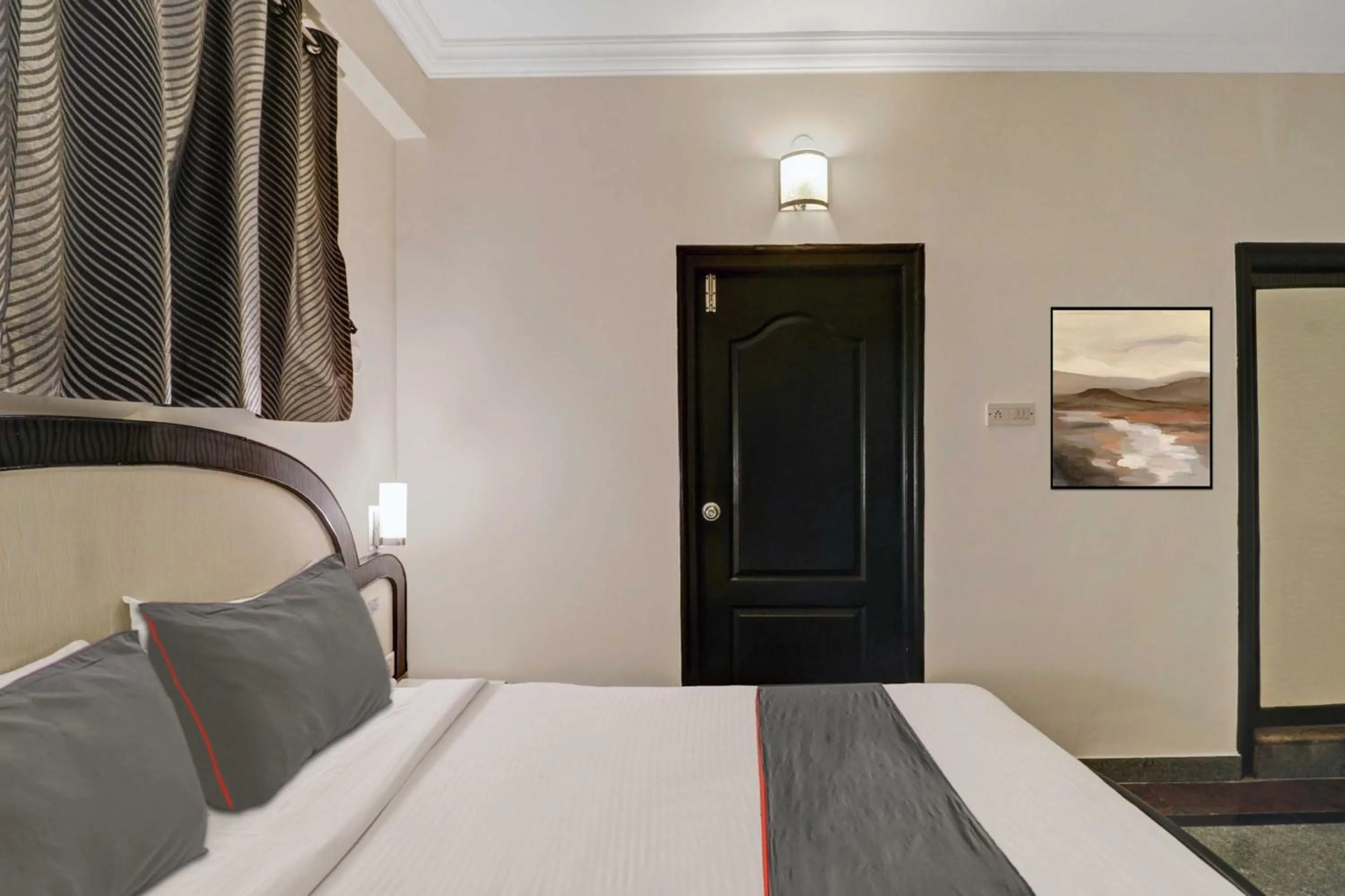 Bedroom, Bed in Super Collection O Sabharwal Residency Near Lalbagh Botanical Garden