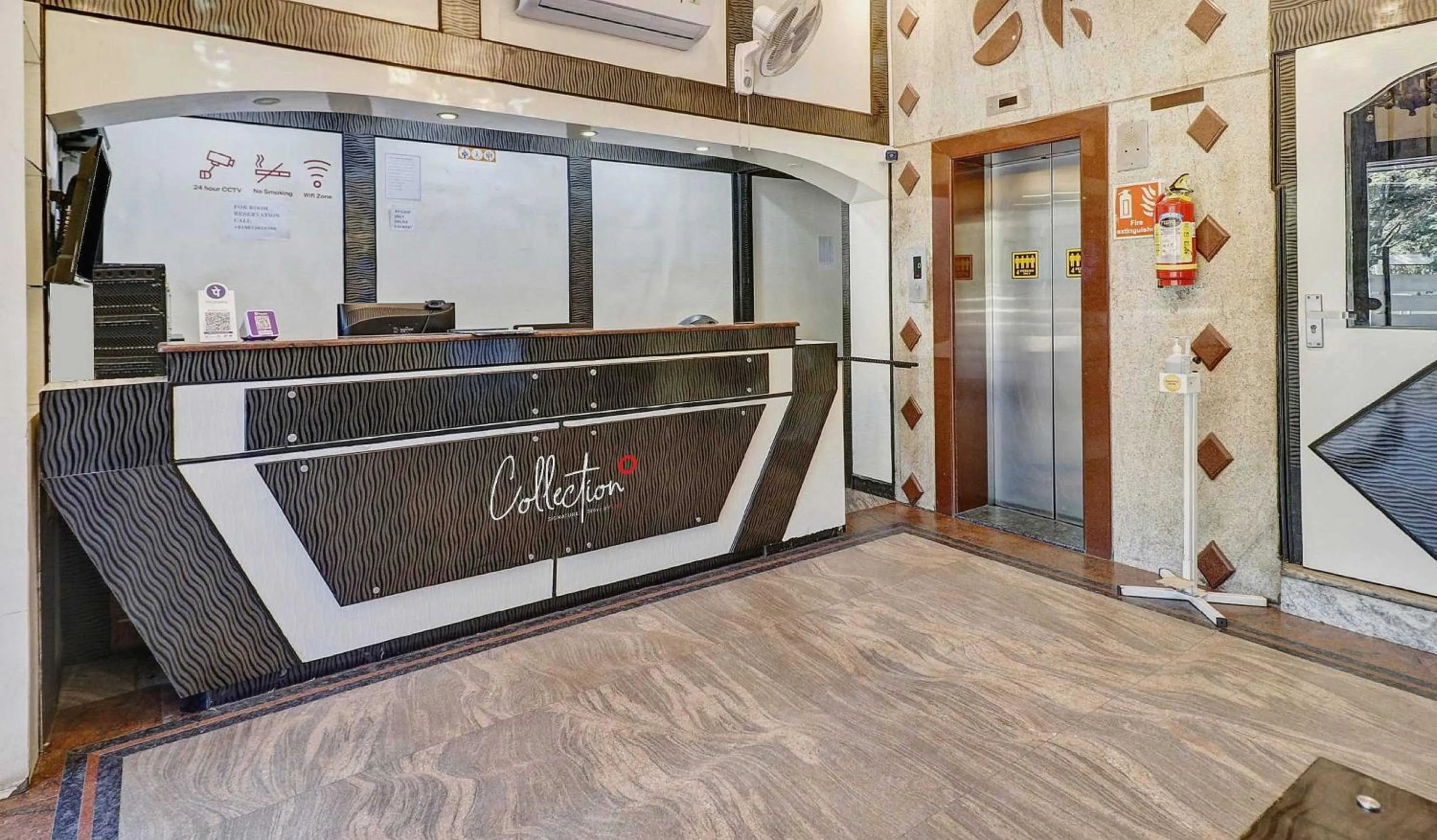 Lobby or reception in Super Collection O Sabharwal Residency Near Lalbagh Botanical Garden