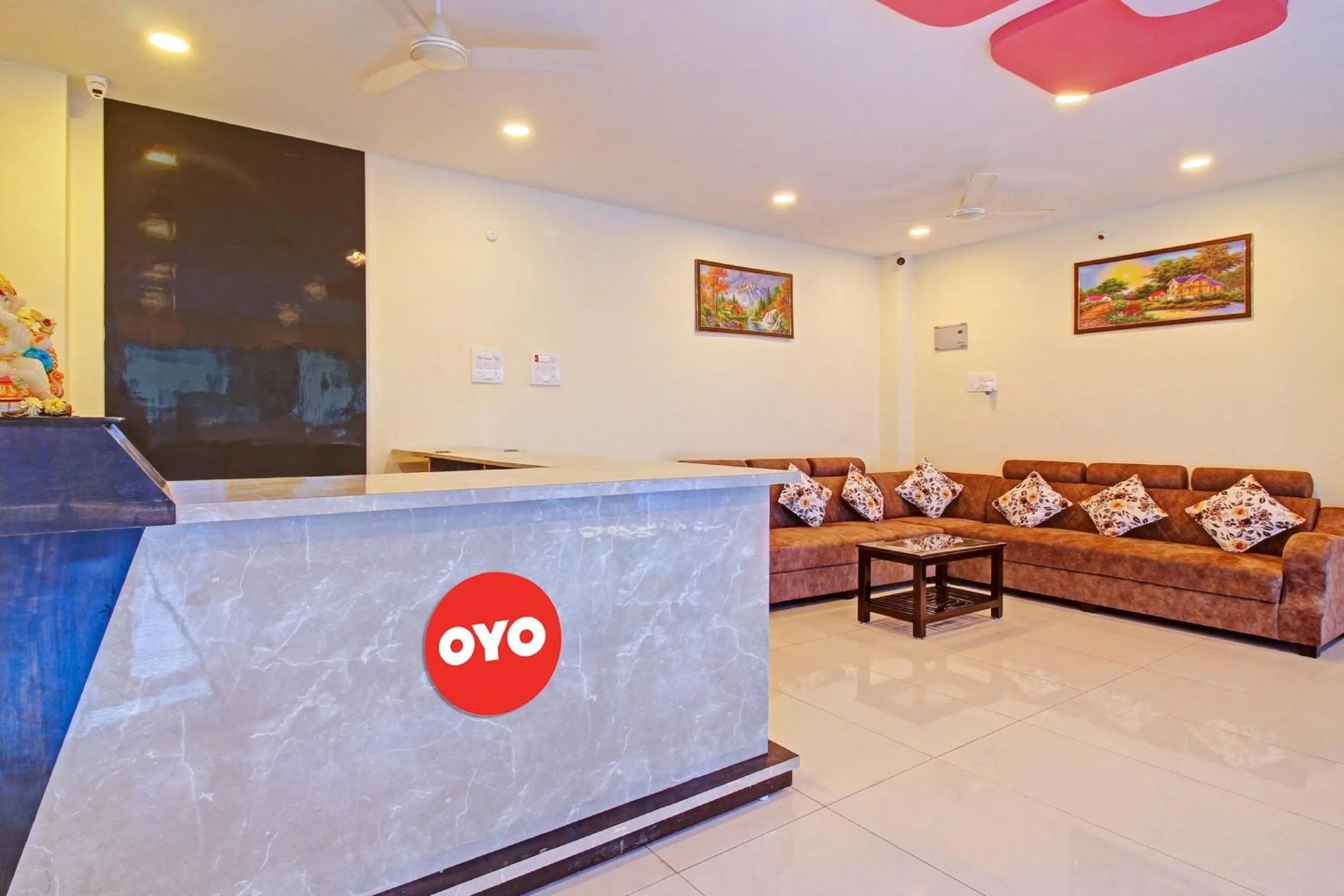 Lobby or reception in Super Hotel O Lakshmi Royal Inn