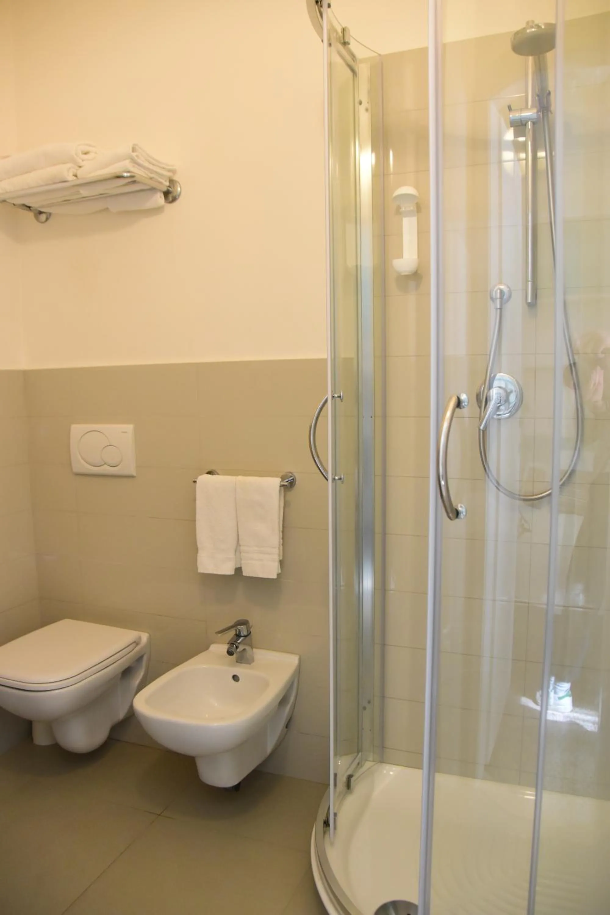 Bathroom in Hotel Maarea