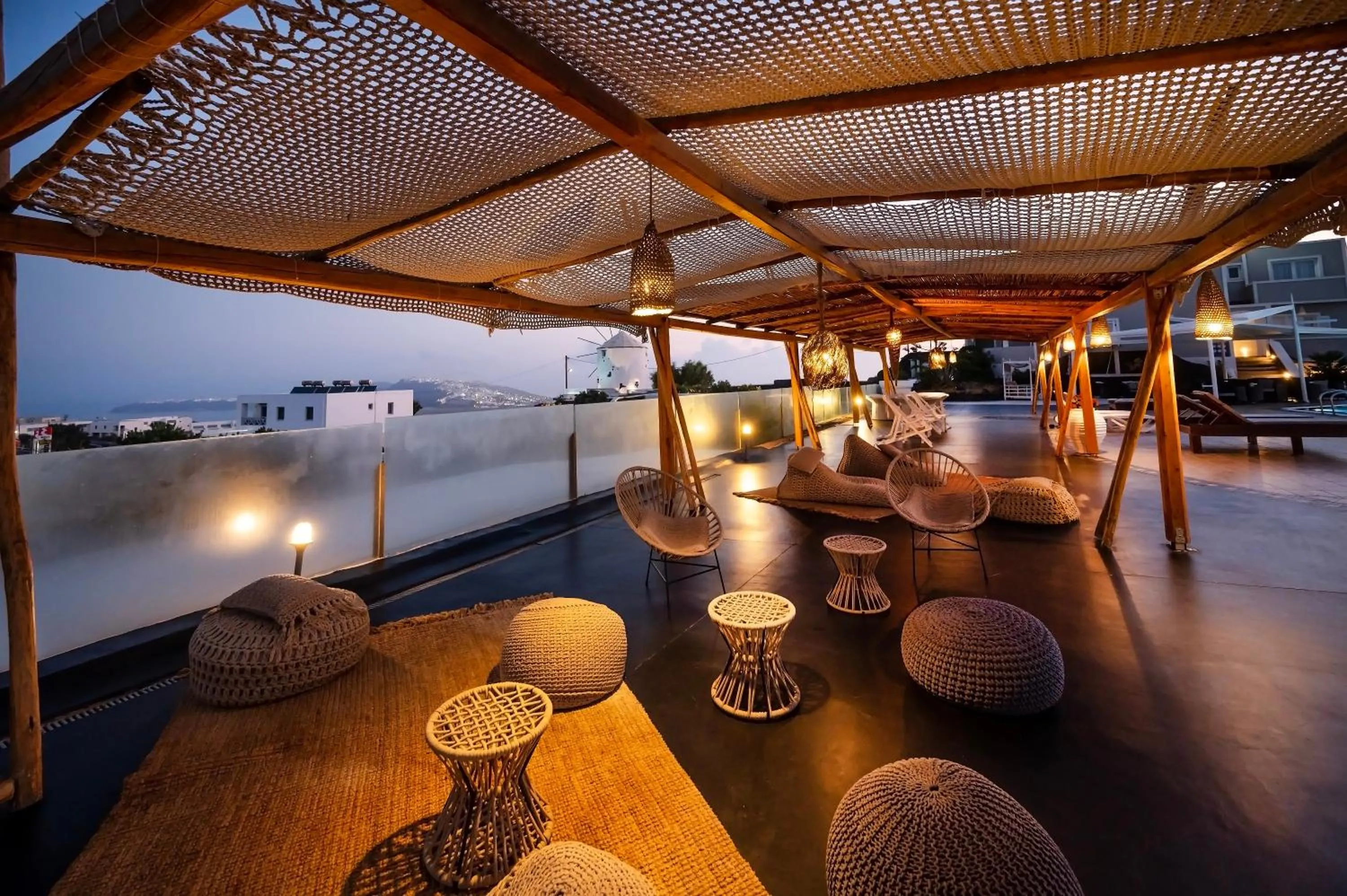 Restaurant/places to eat in Smy Santorini Suites & Villas