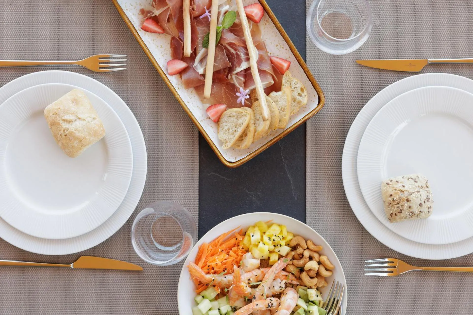 Lunch in Palmares Signature Apartments