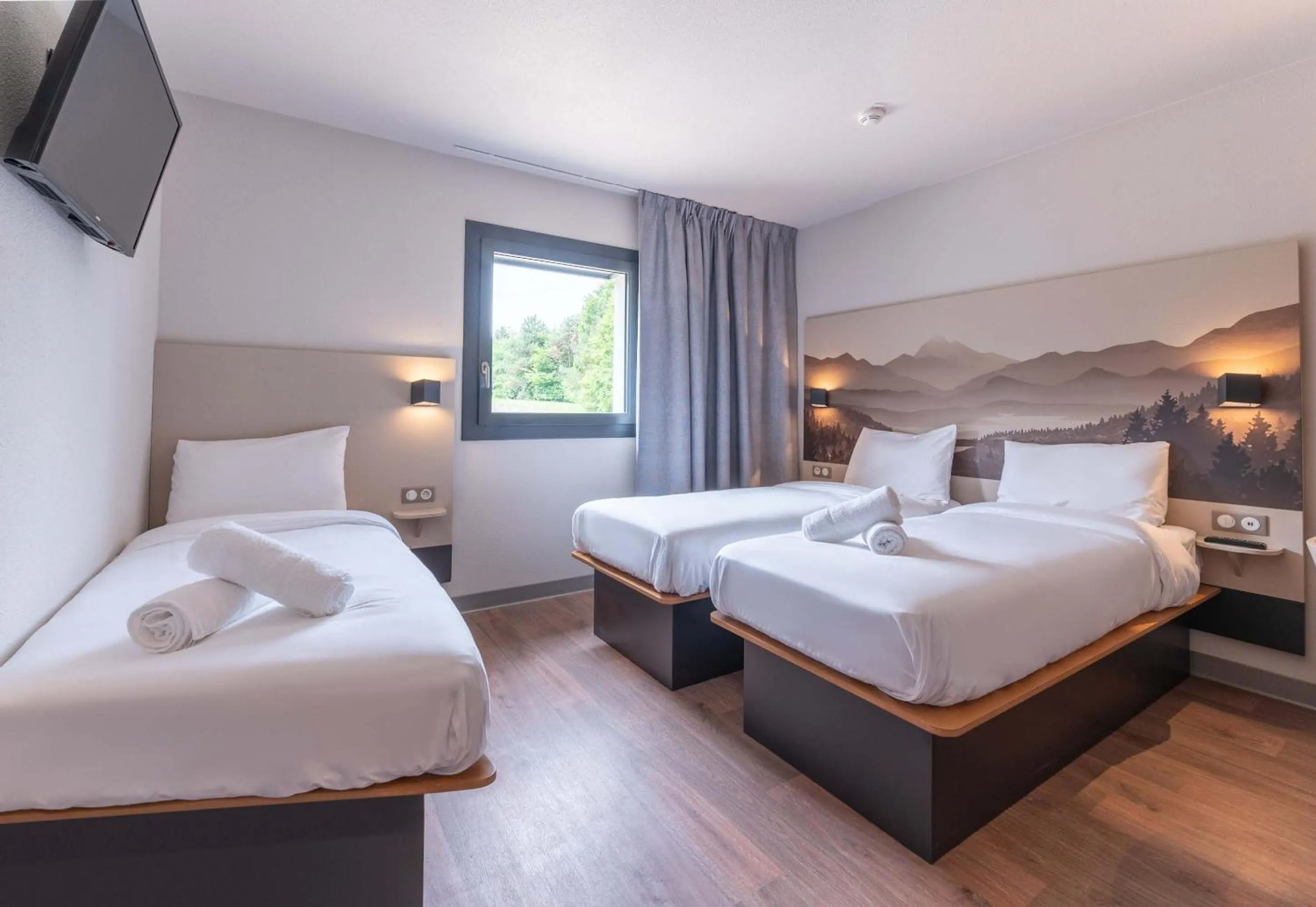 Bedroom, Bed in B&B HOTEL Aix-les-Bains