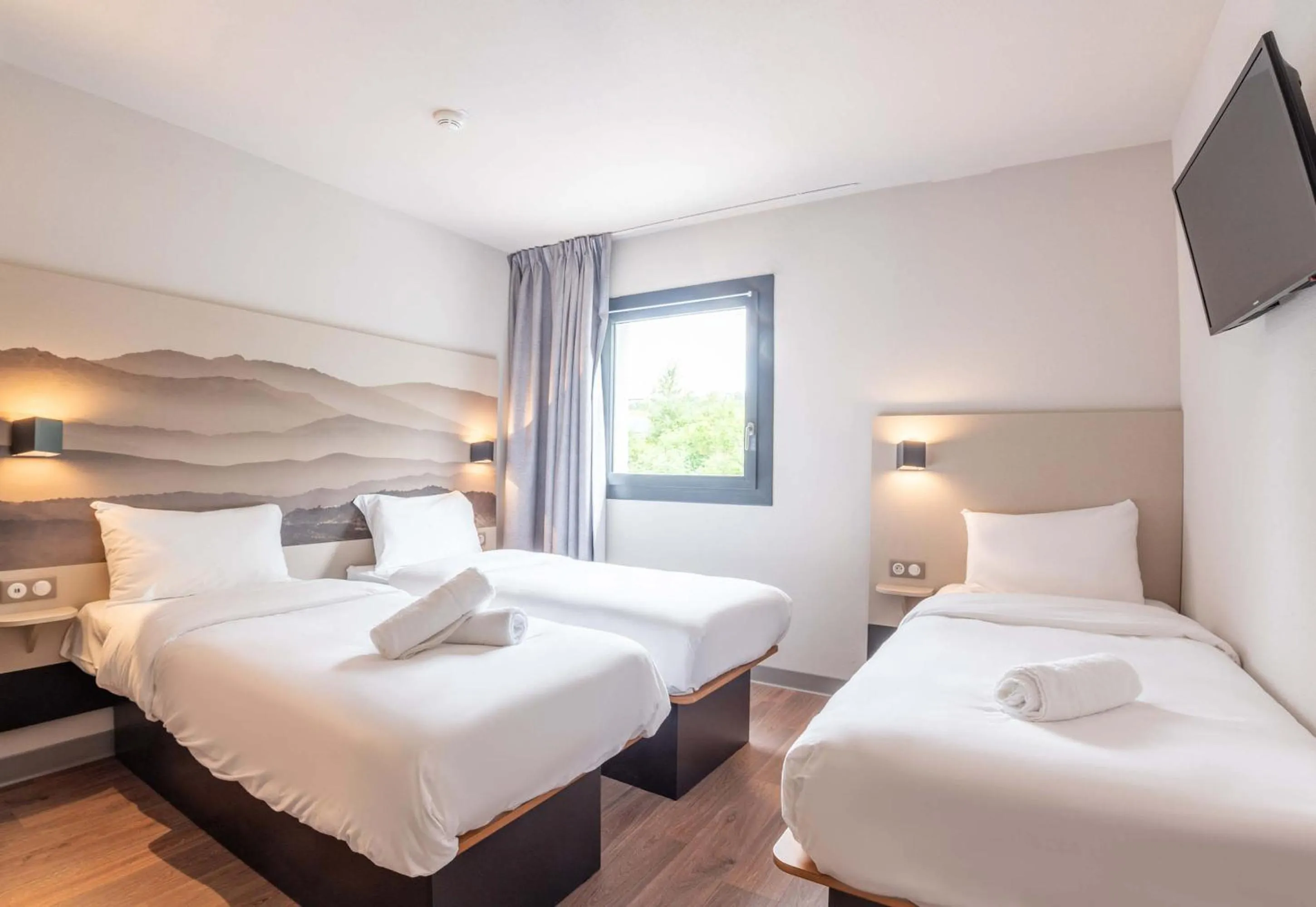 Bedroom, Bed in B&B HOTEL Aix-les-Bains