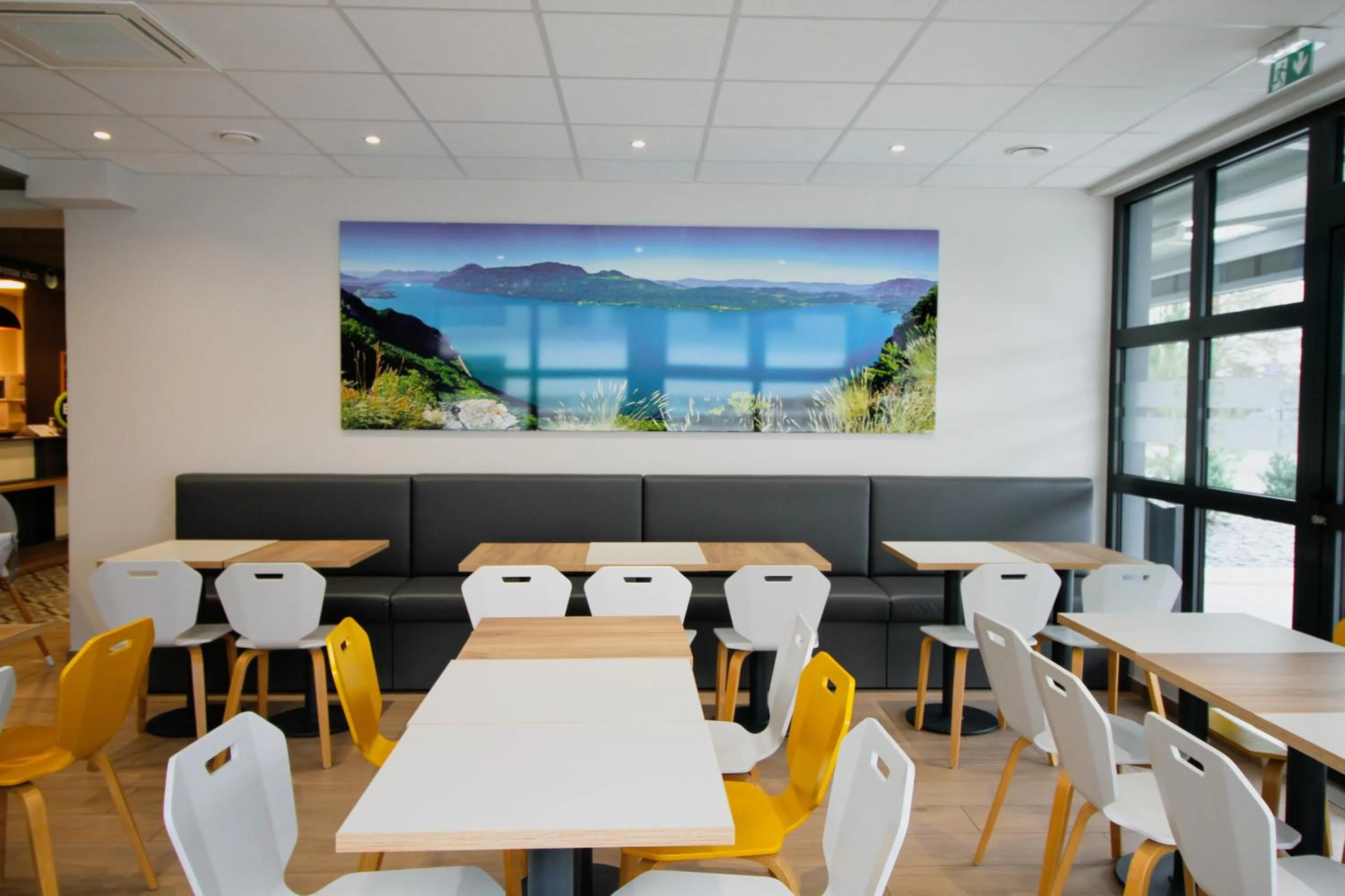 Breakfast in B&B HOTEL Aix-les-Bains