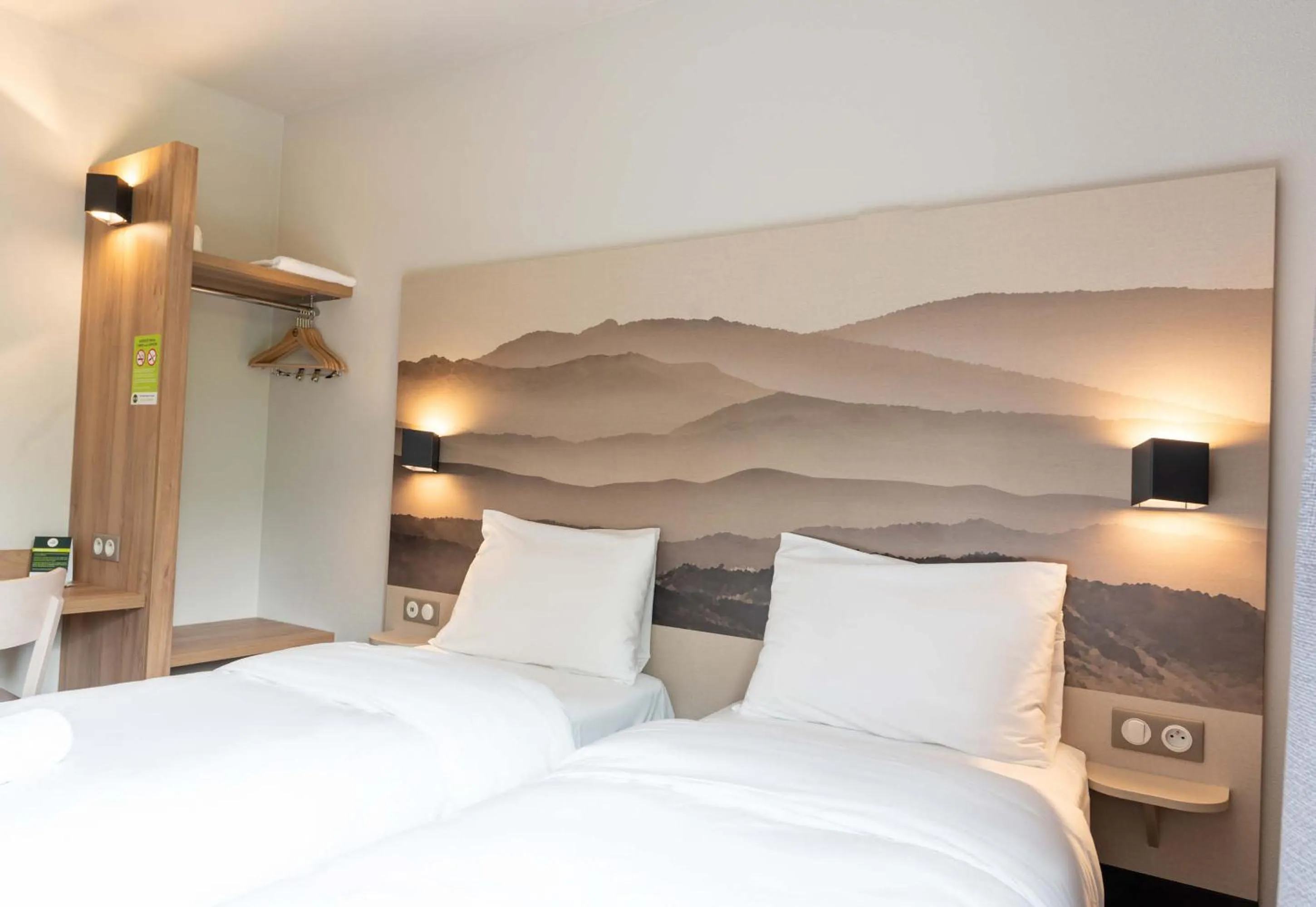 Bedroom, Bed in B&B HOTEL Aix-les-Bains