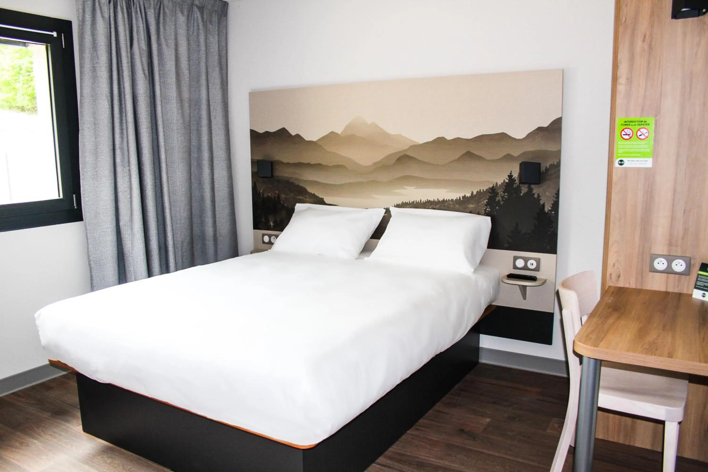 Bed in B&B HOTEL Aix-les-Bains