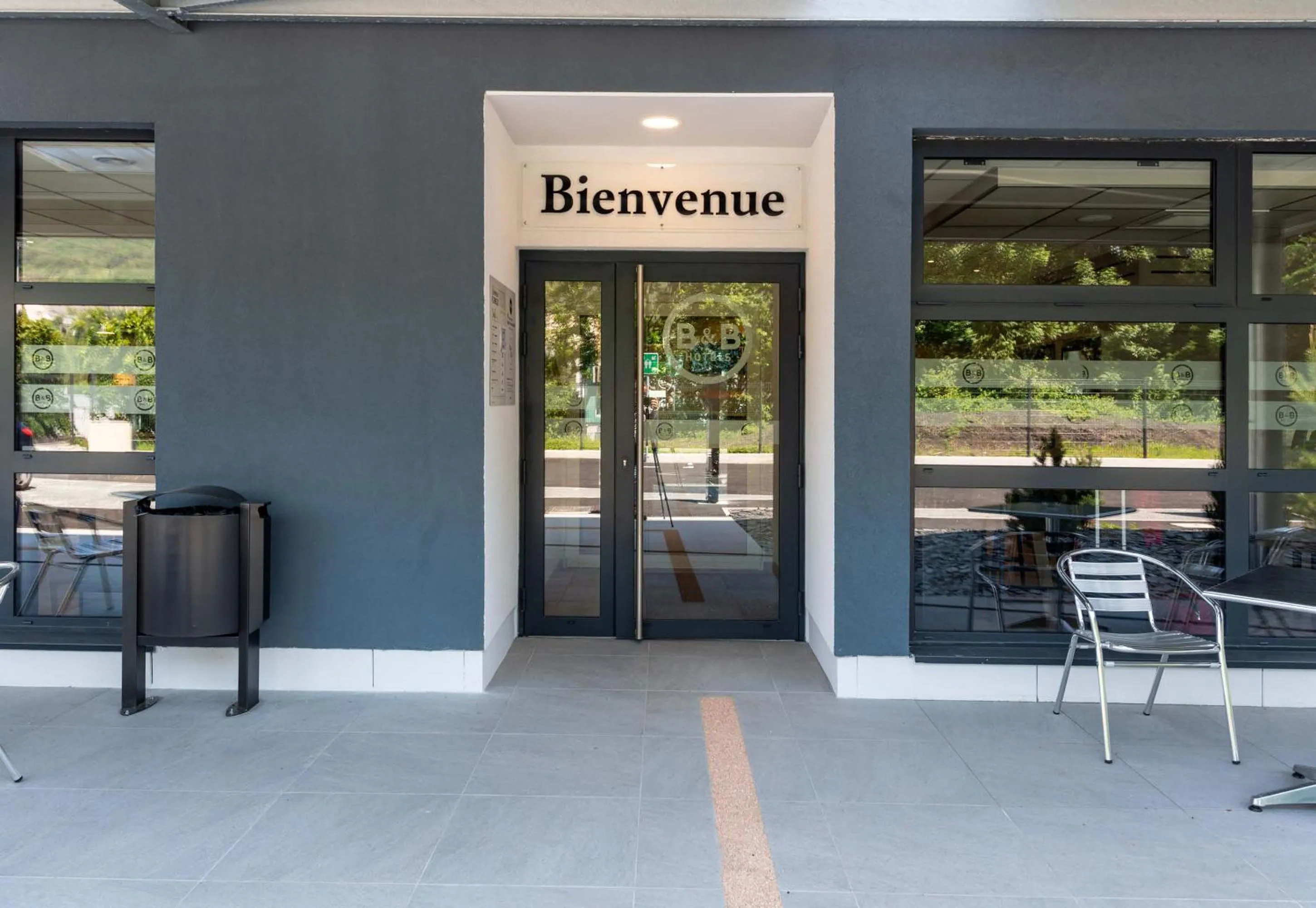 Facade/entrance in B&B HOTEL Aix-les-Bains