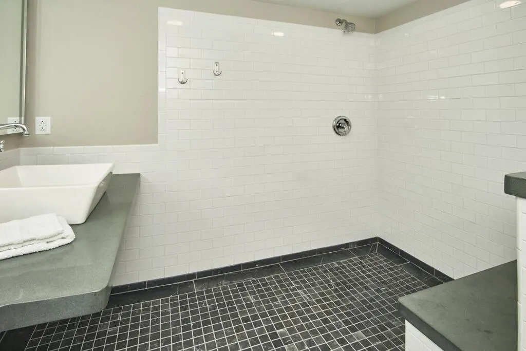 Craftsman Hideaway at the 1841 Farmhouse